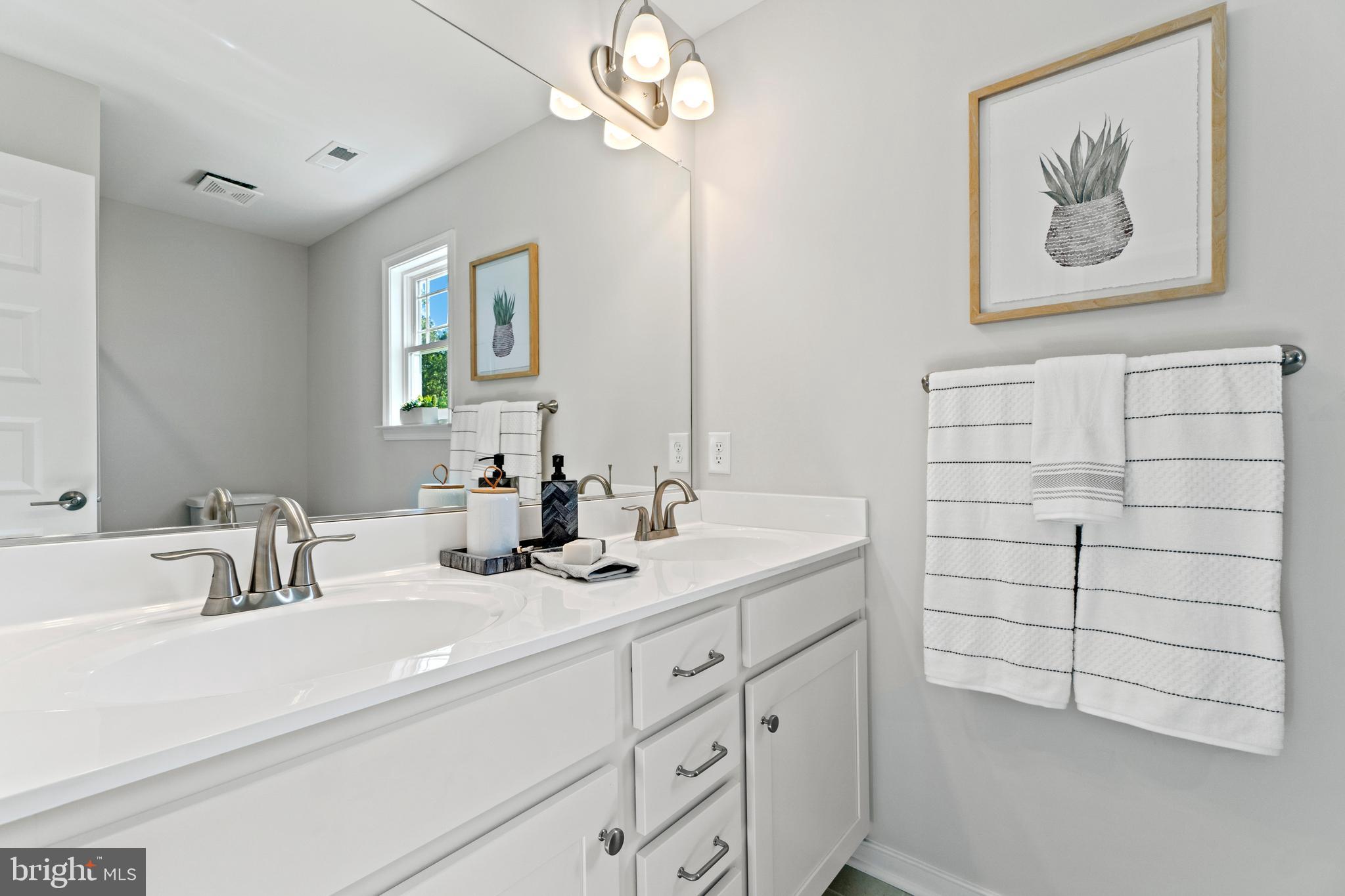 HOBBS HOLE GOLF COURSE - Residential