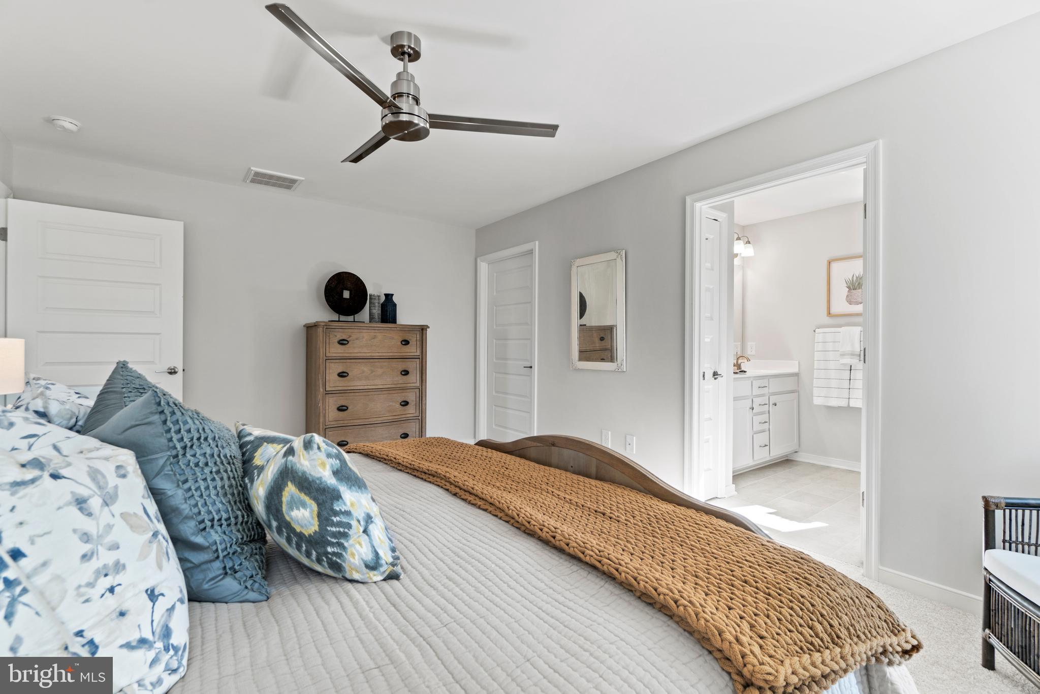 HOBBS HOLE GOLF COURSE - Residential