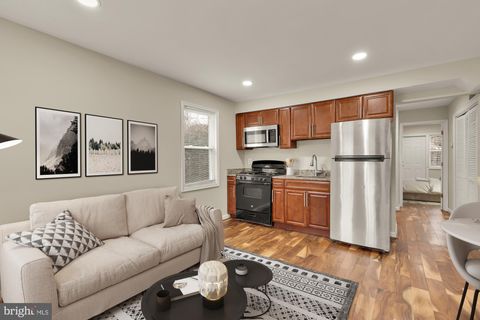 4131 HUNT PLACE NE A WASHINGTON DC 20019