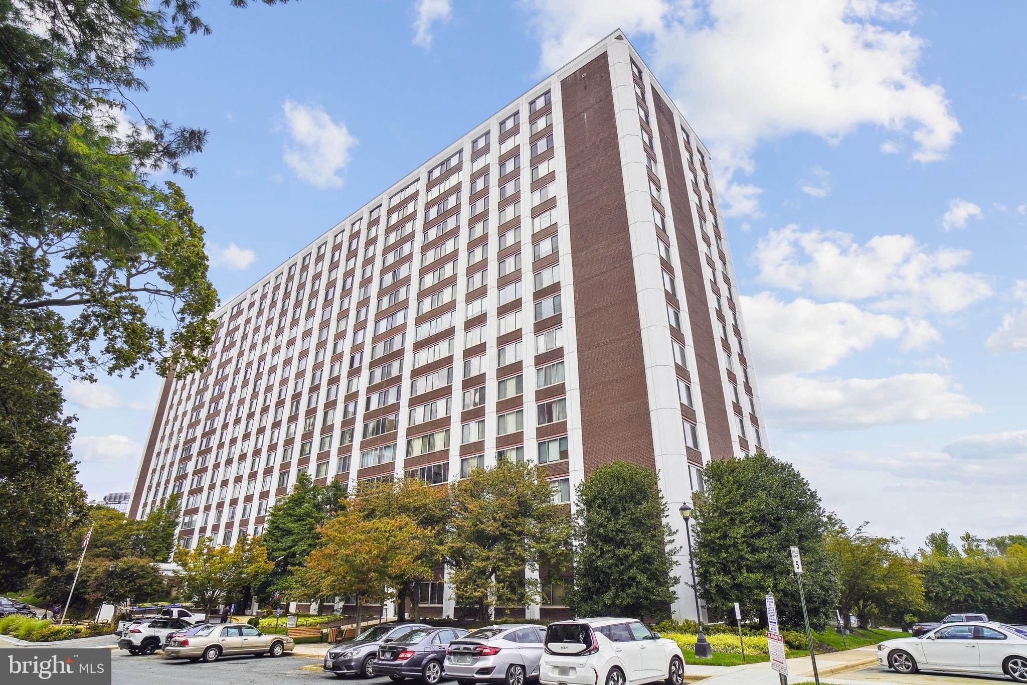 Available now! 1 bedroom/1bath condo at The Forum in Rockville. Excellent location near White Flint Metro and across the street from Pike & Rose. The Forum is a secure building with 24 hour front desk staff on site. This unit has brand new carpet and fresh paint. The kitchen includes a refrigerator, gas stove and dishwasher. Water, gas and electricity are included in the rent. Laundry facilities are located on every floor. The building has plenty of surface parking. Amenities include an outdoor swimming pool, tennis courts, fitness center and concierge.