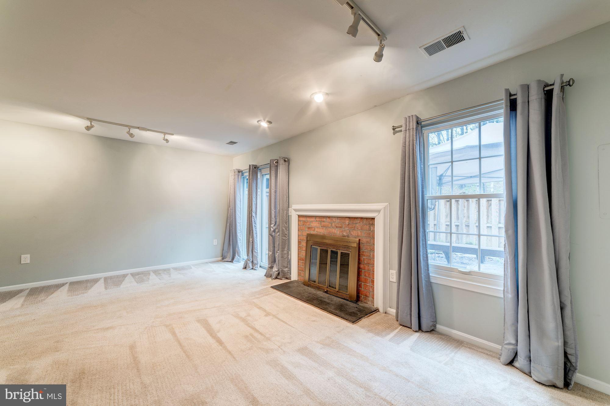 HUNTER VILLAGE - Residential