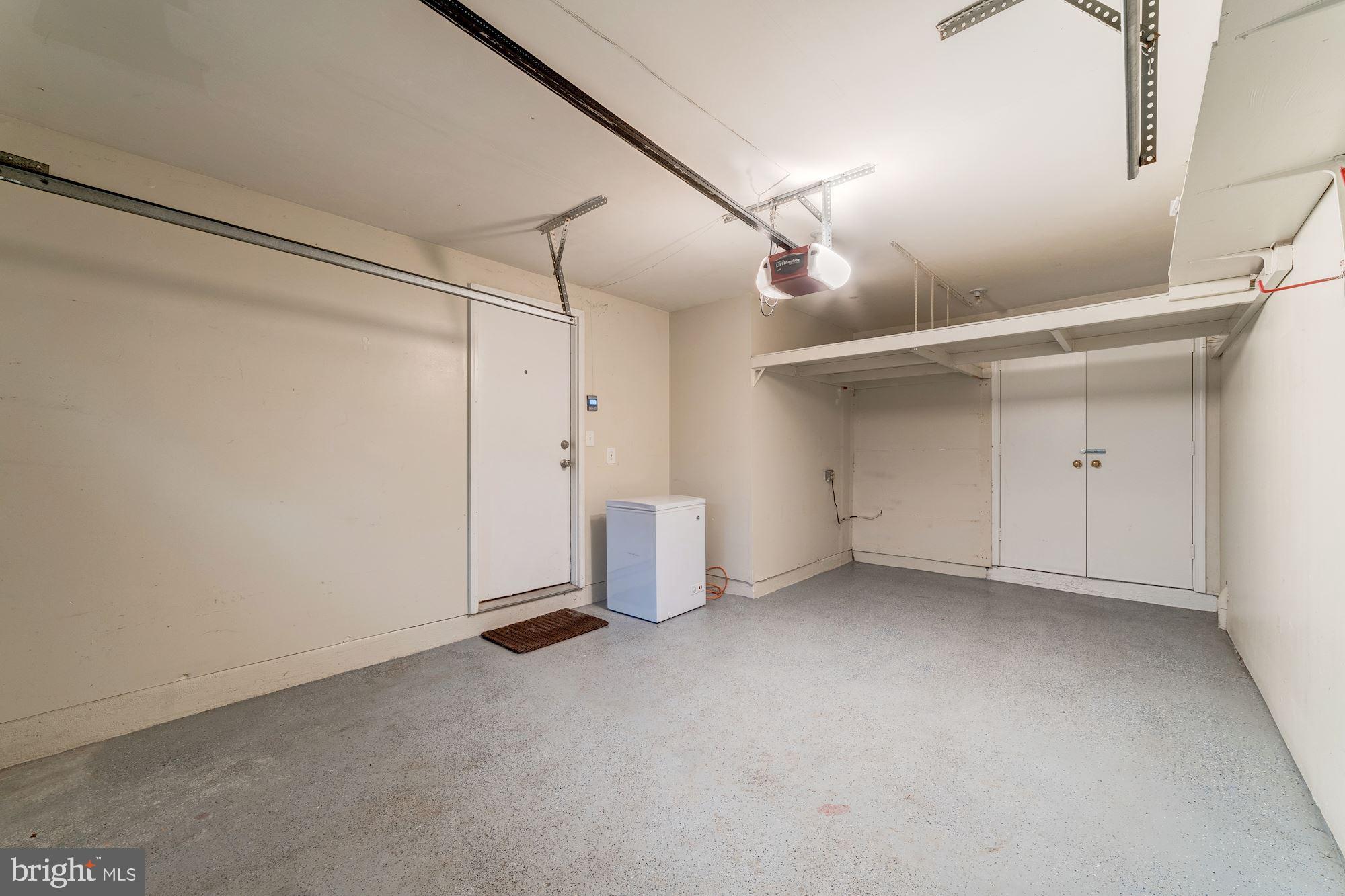 HUNTER VILLAGE - Residential