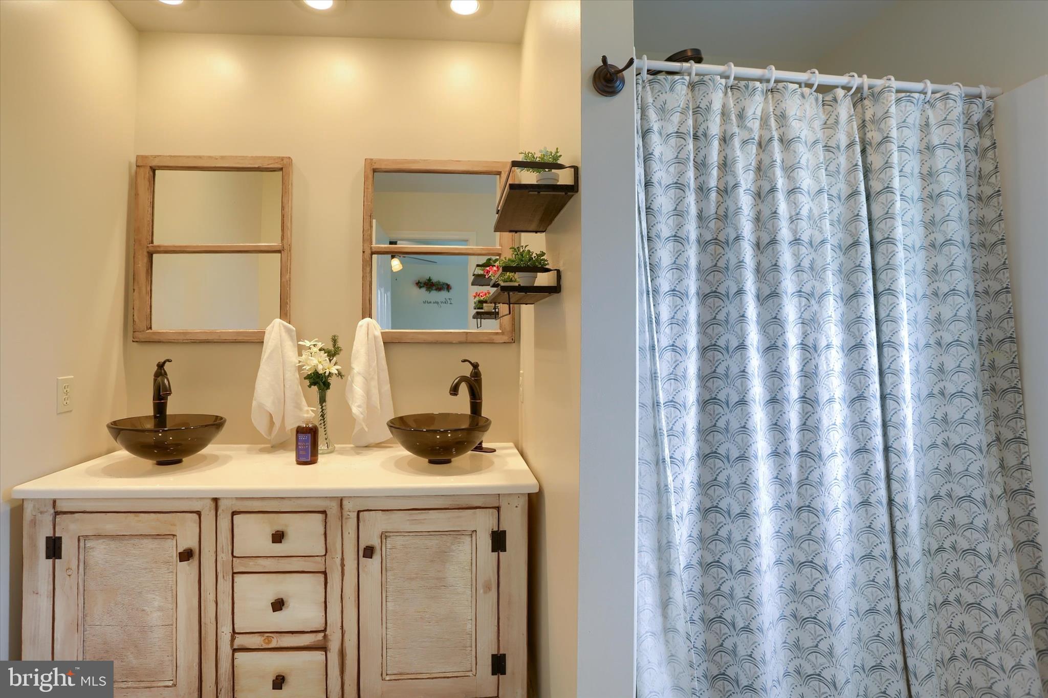 CHESTNUT VALLEY - Residential