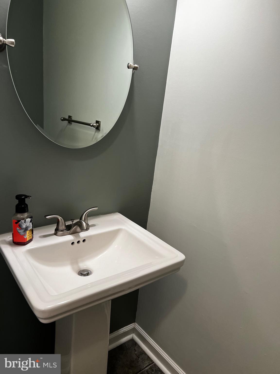 HAMPSHIRE - Residential