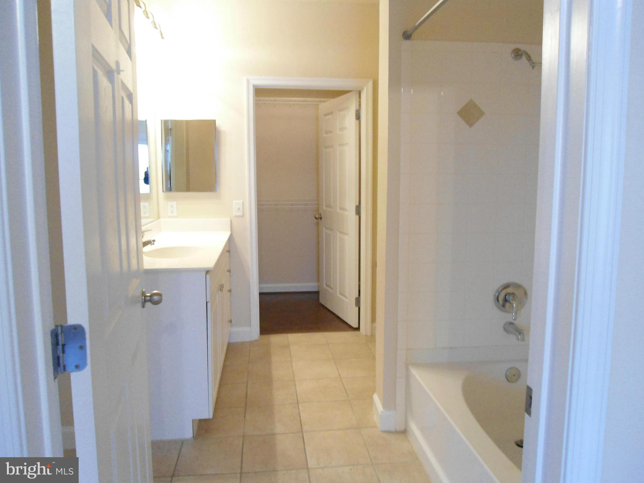 FITZ AT ROCKVILLE TOWN C - Residential Lease