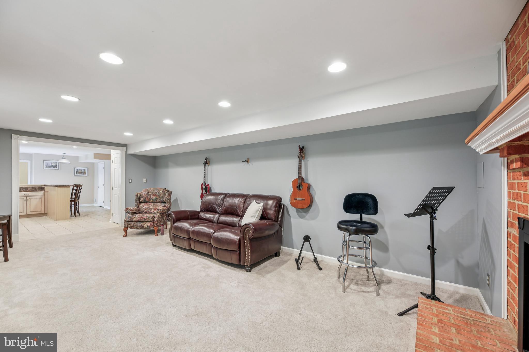 GLENCOE MANOR - Residential