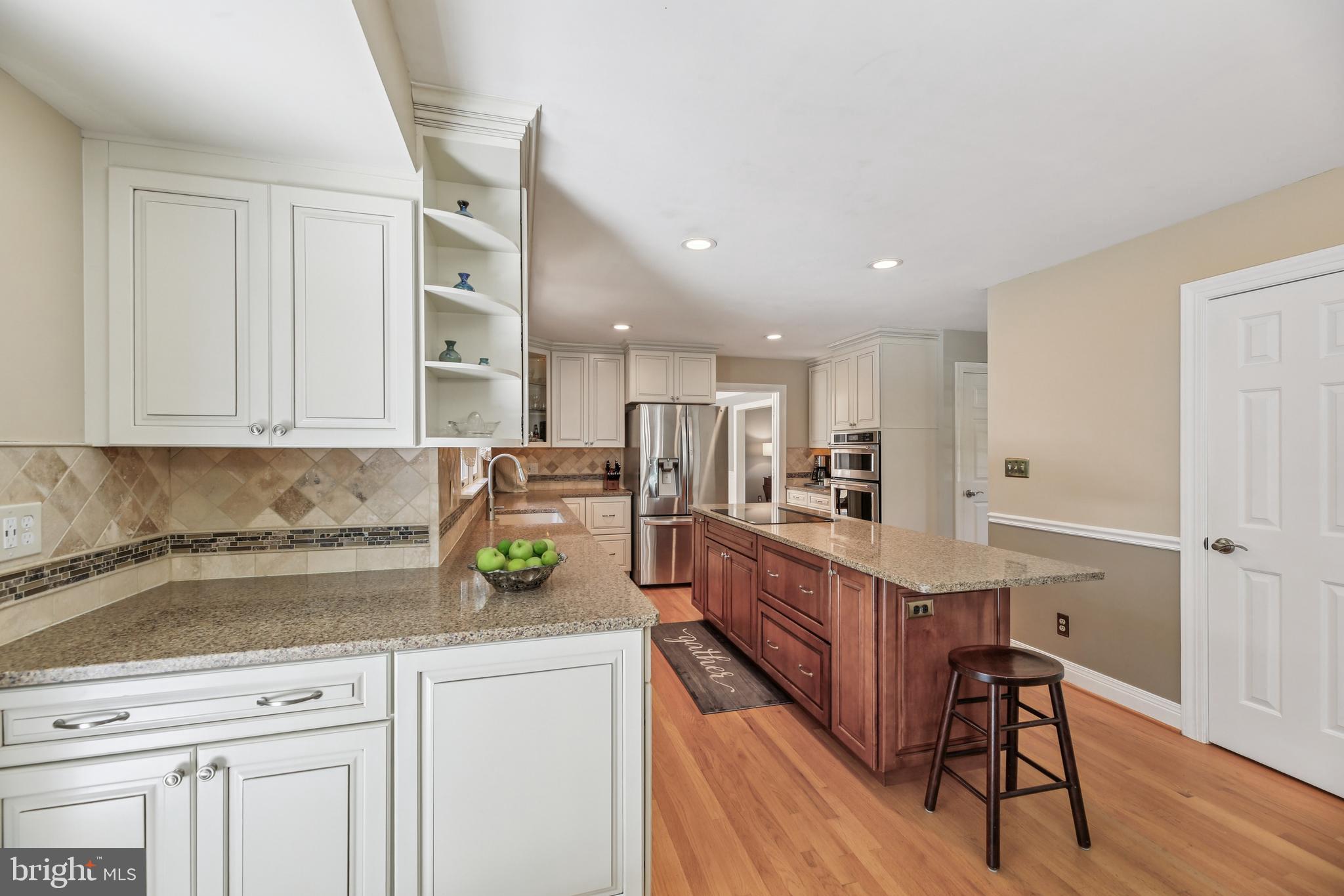 GLENCOE MANOR - Residential