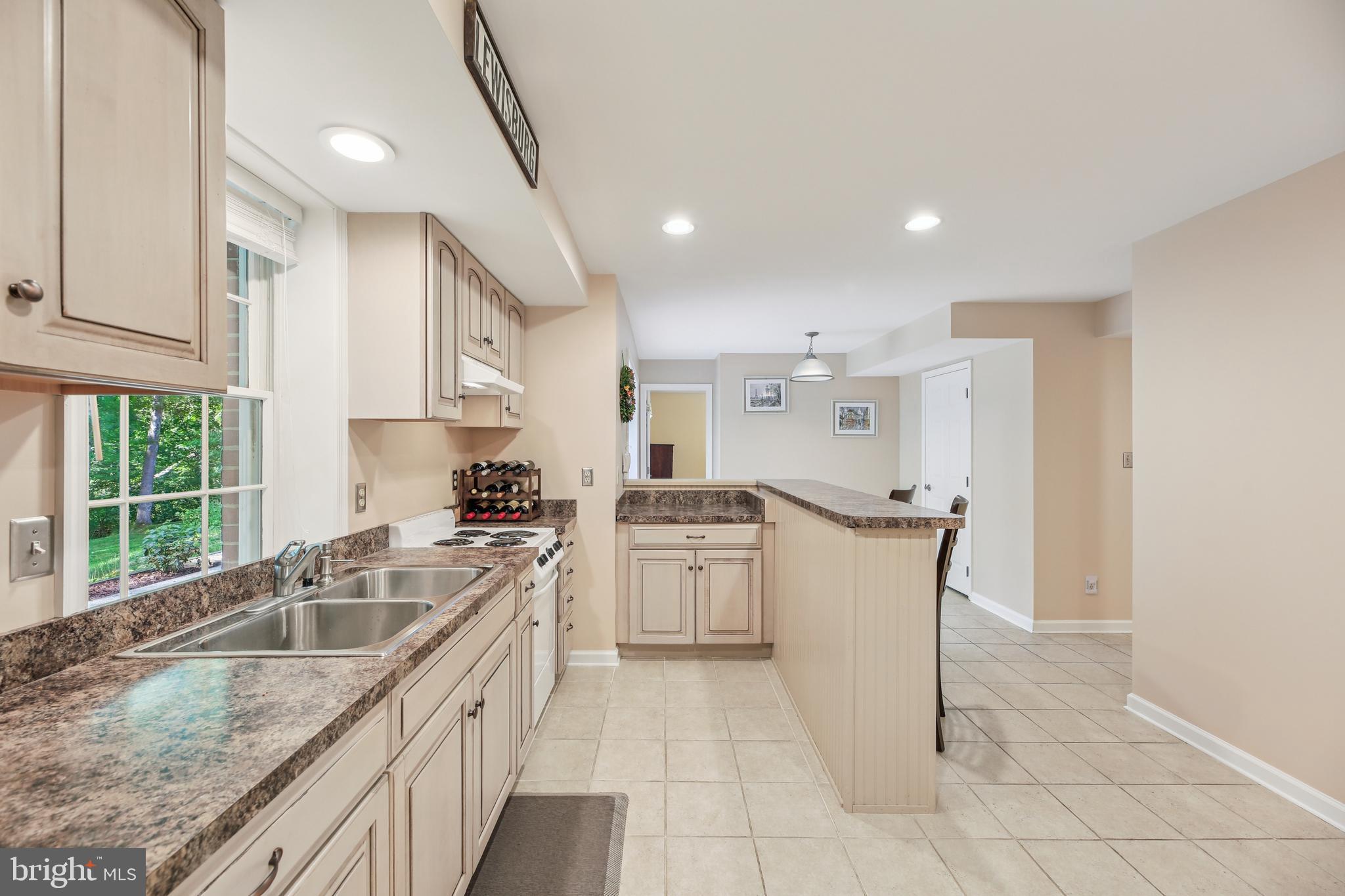 GLENCOE MANOR - Residential