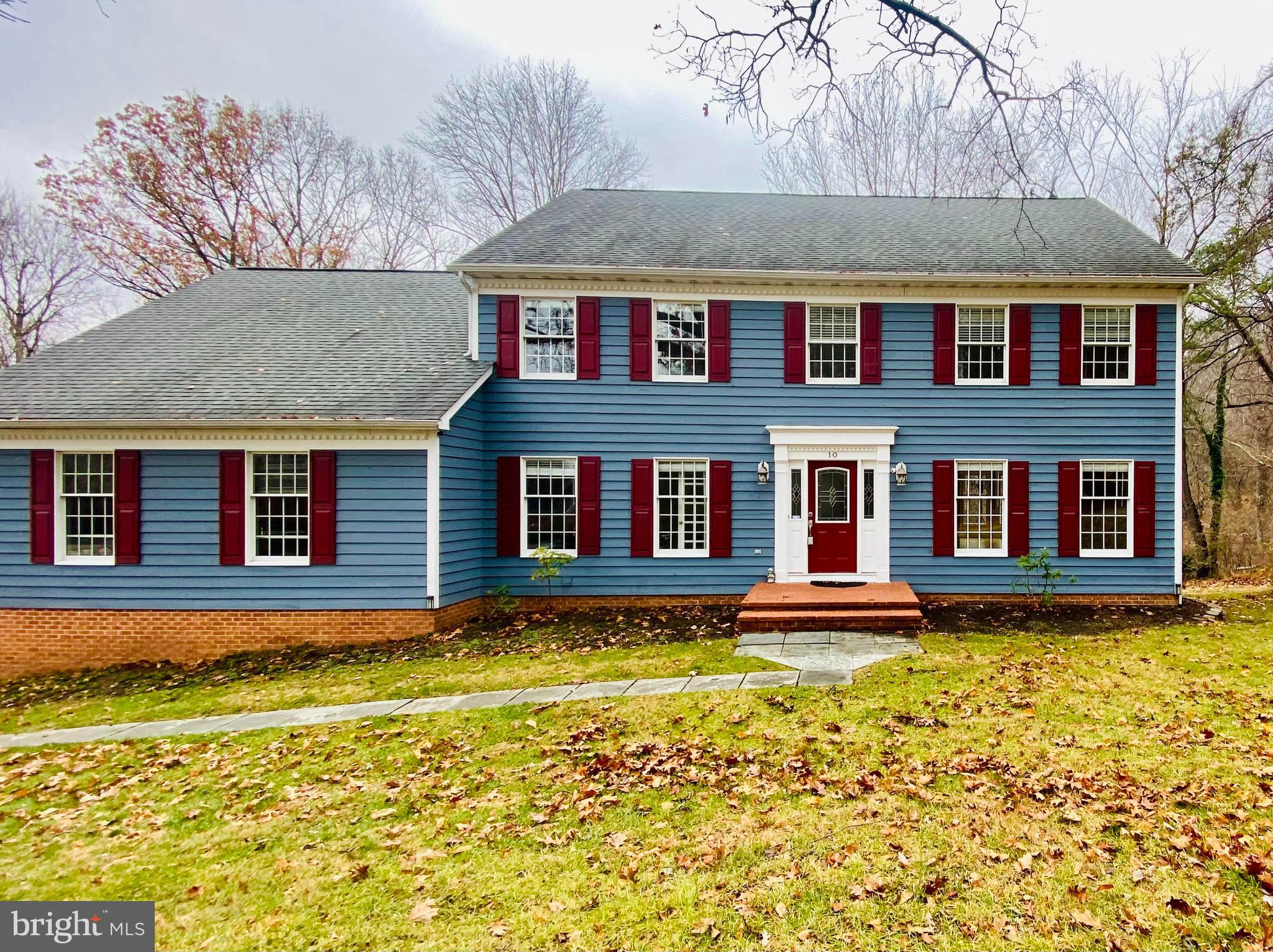 10 GLENCOE MANOR COURT