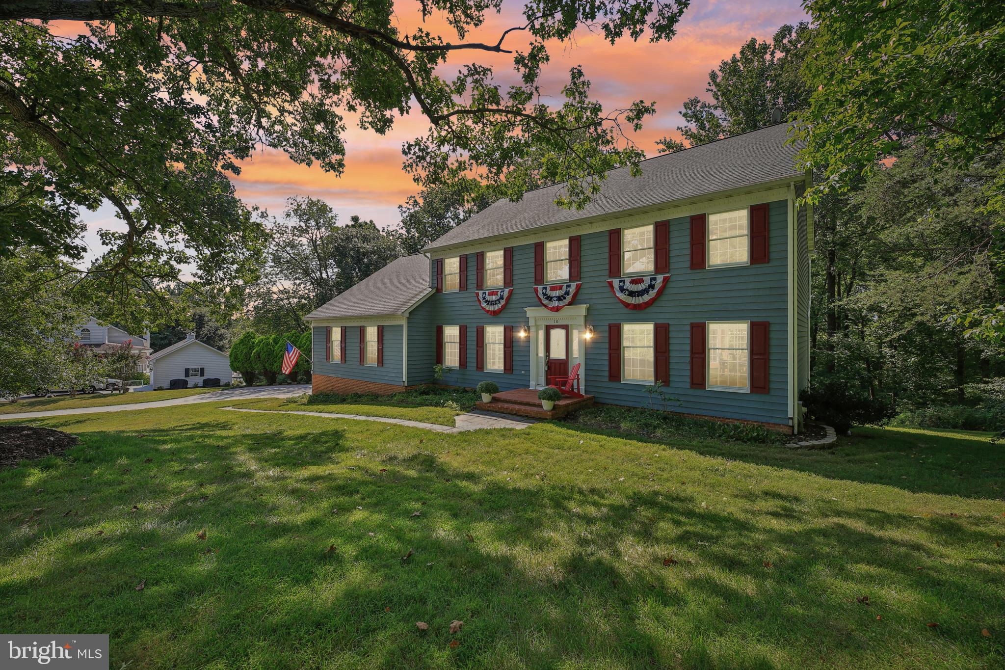 10 GLENCOE MANOR COURT