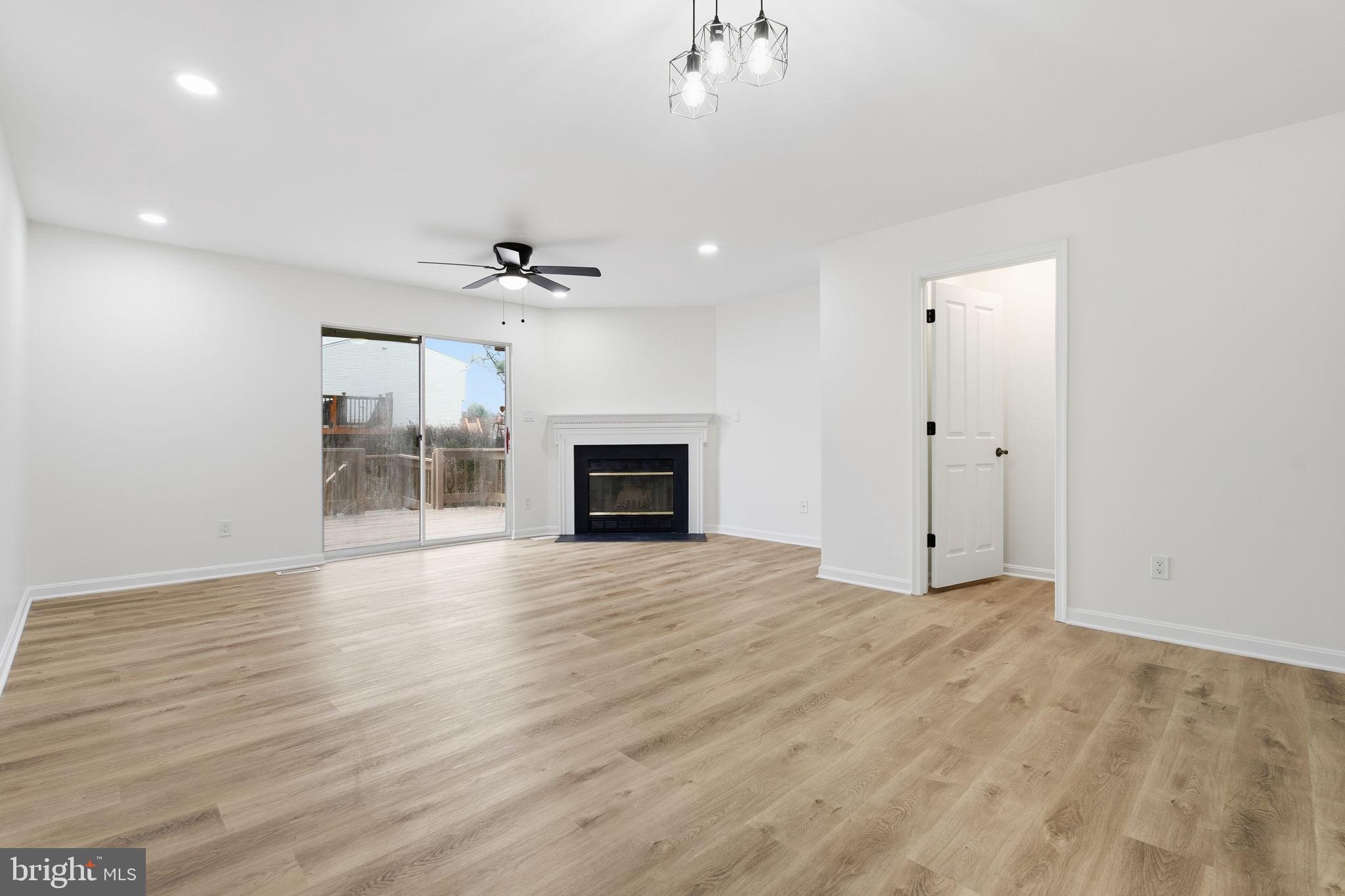 CARROLLWOOD MANOR - Residential