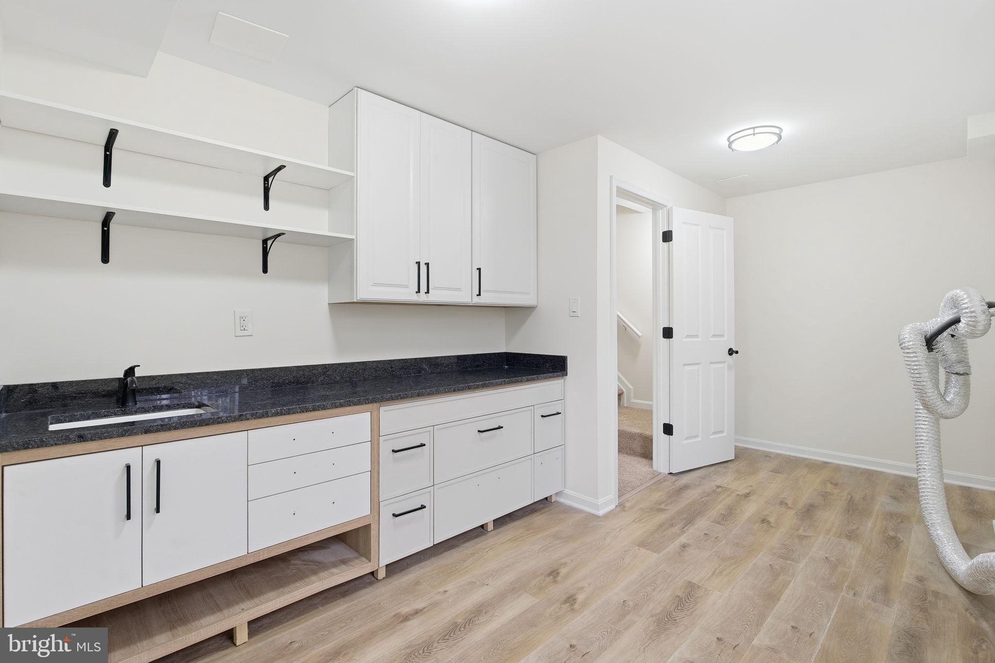 CARROLLWOOD MANOR - Residential