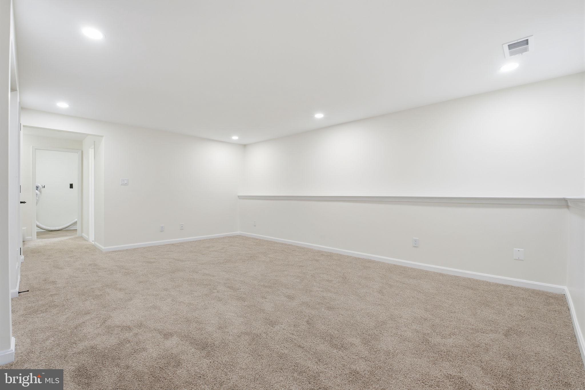 CARROLLWOOD MANOR - Residential