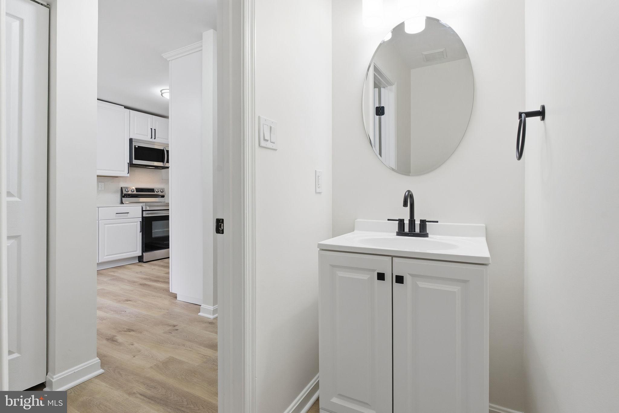 CARROLLWOOD MANOR - Residential