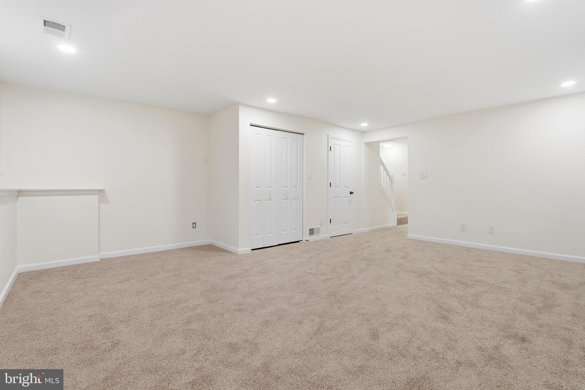 CARROLLWOOD MANOR - Residential