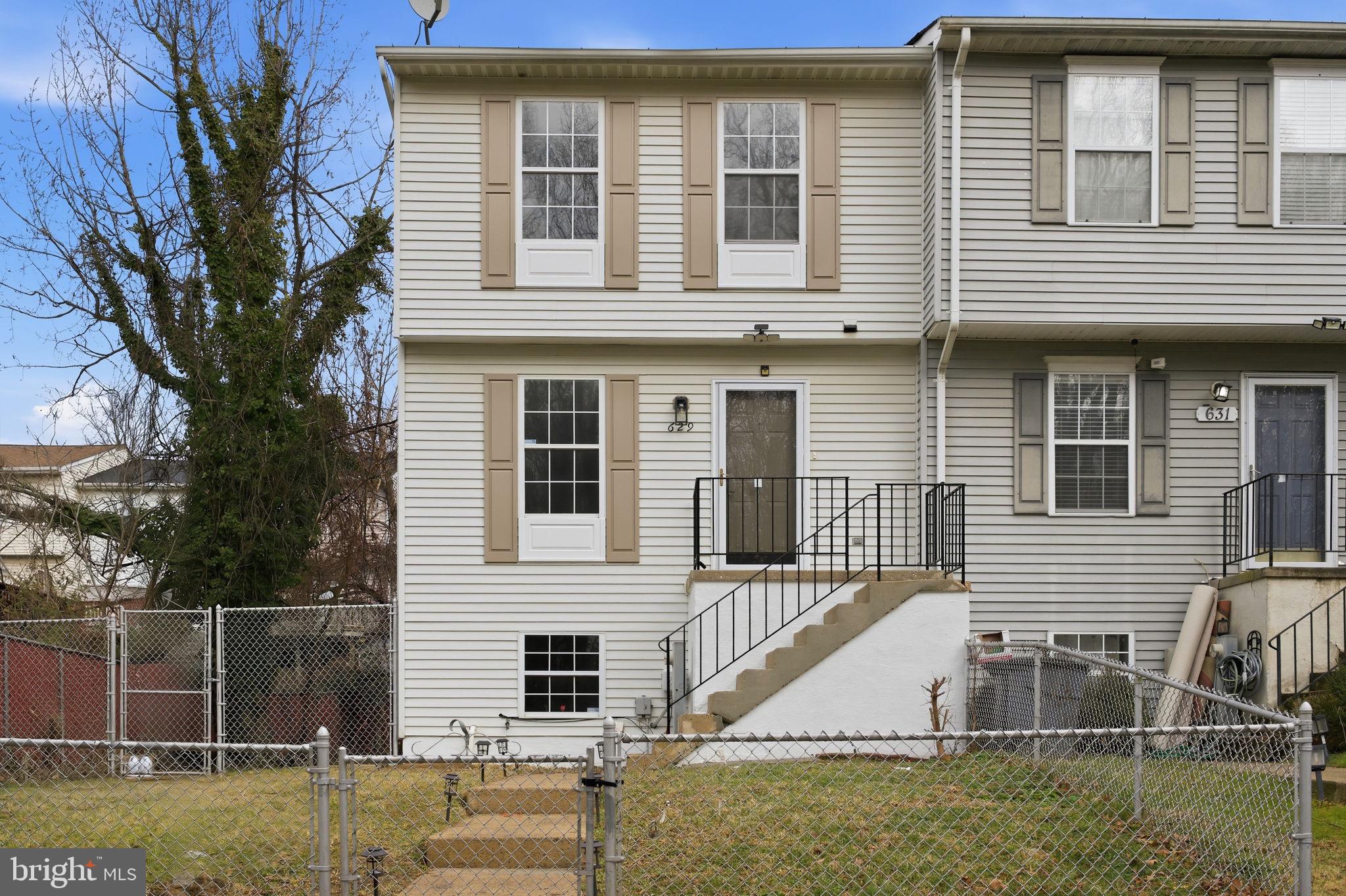 CARROLLWOOD MANOR - Residential