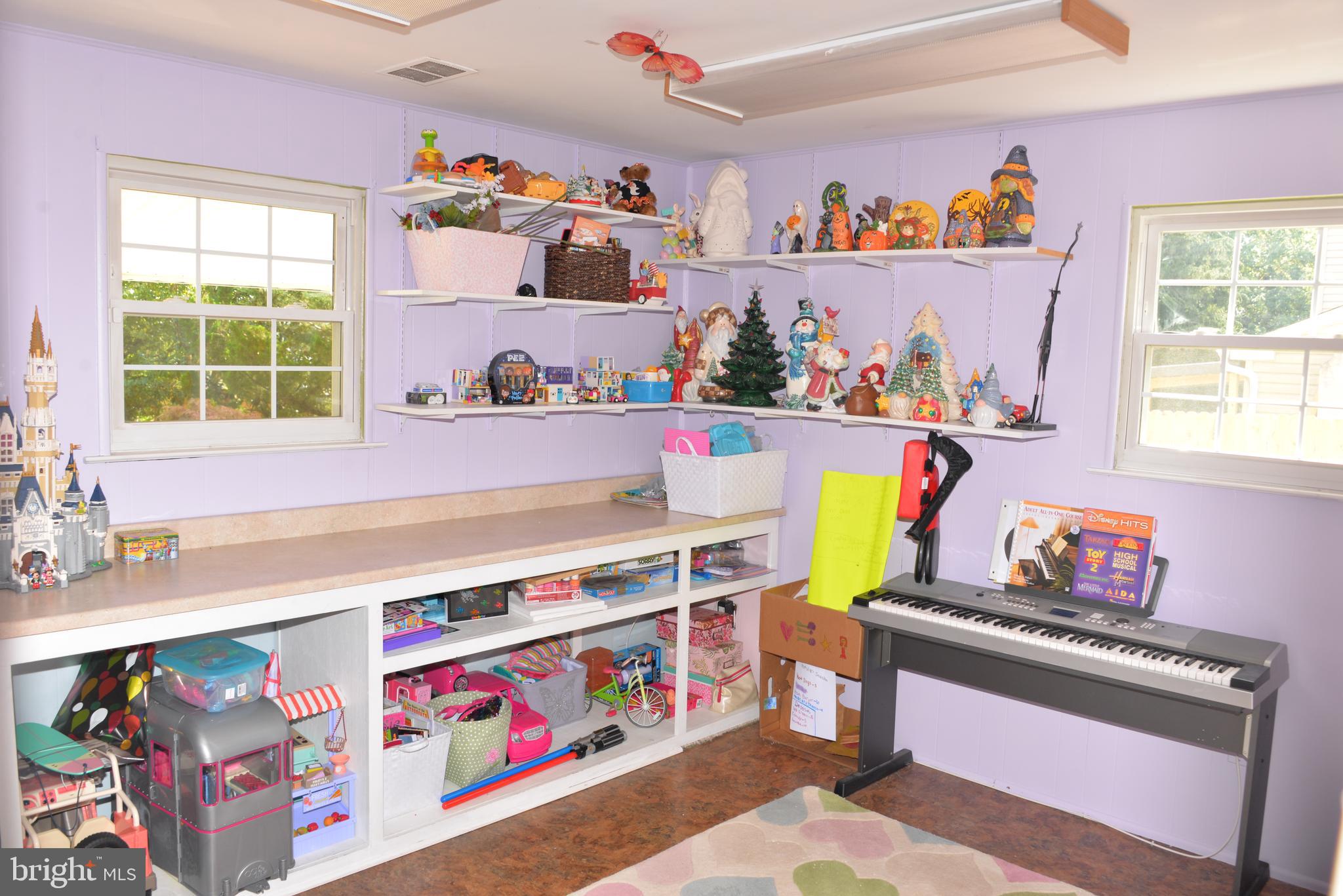 INGLESIDE VILLAGE - Residential