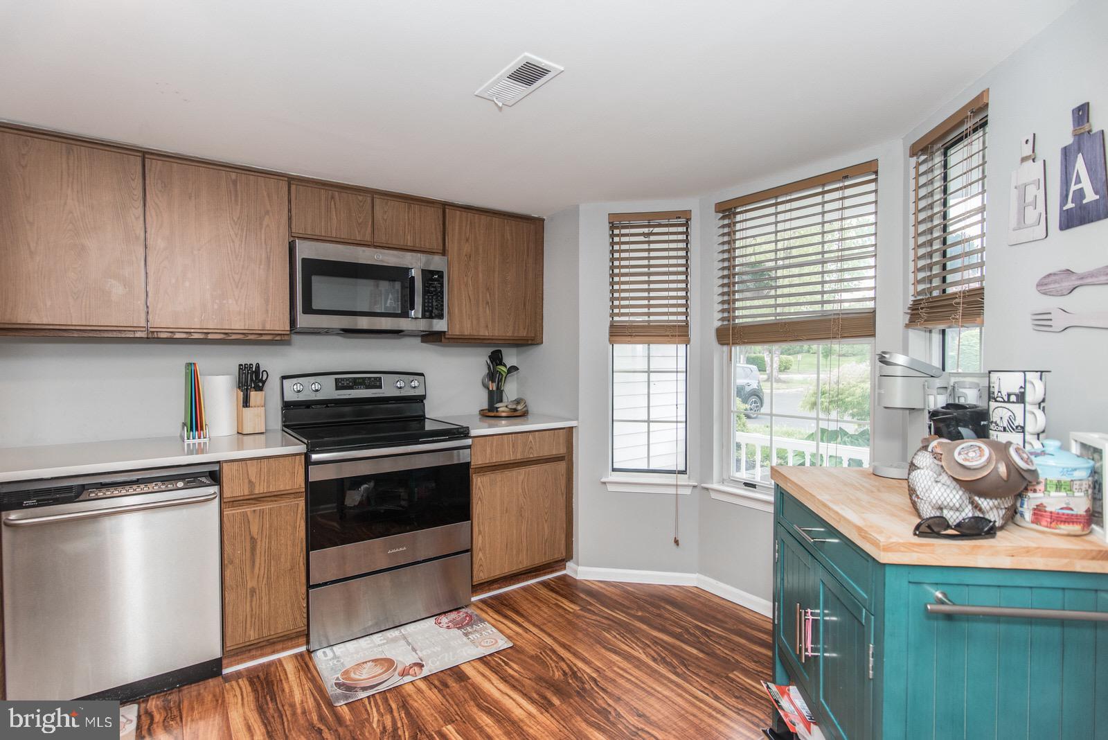 VILLAGE SHIRES - Residential