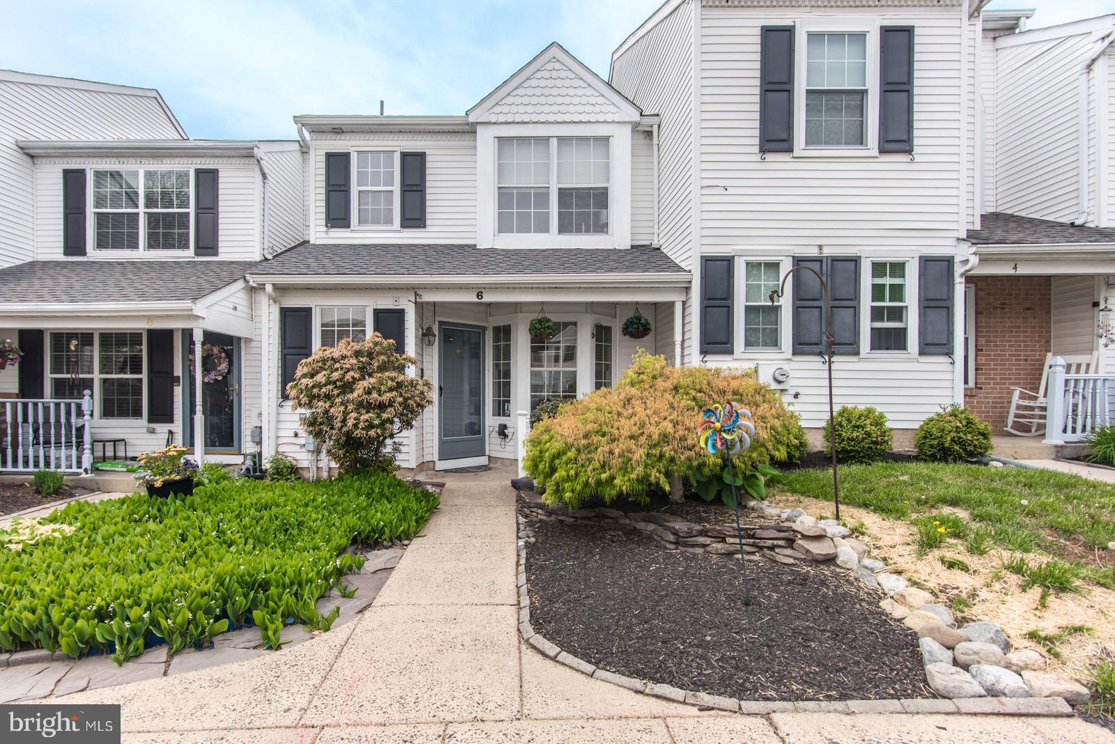 VILLAGE SHIRES - Residential