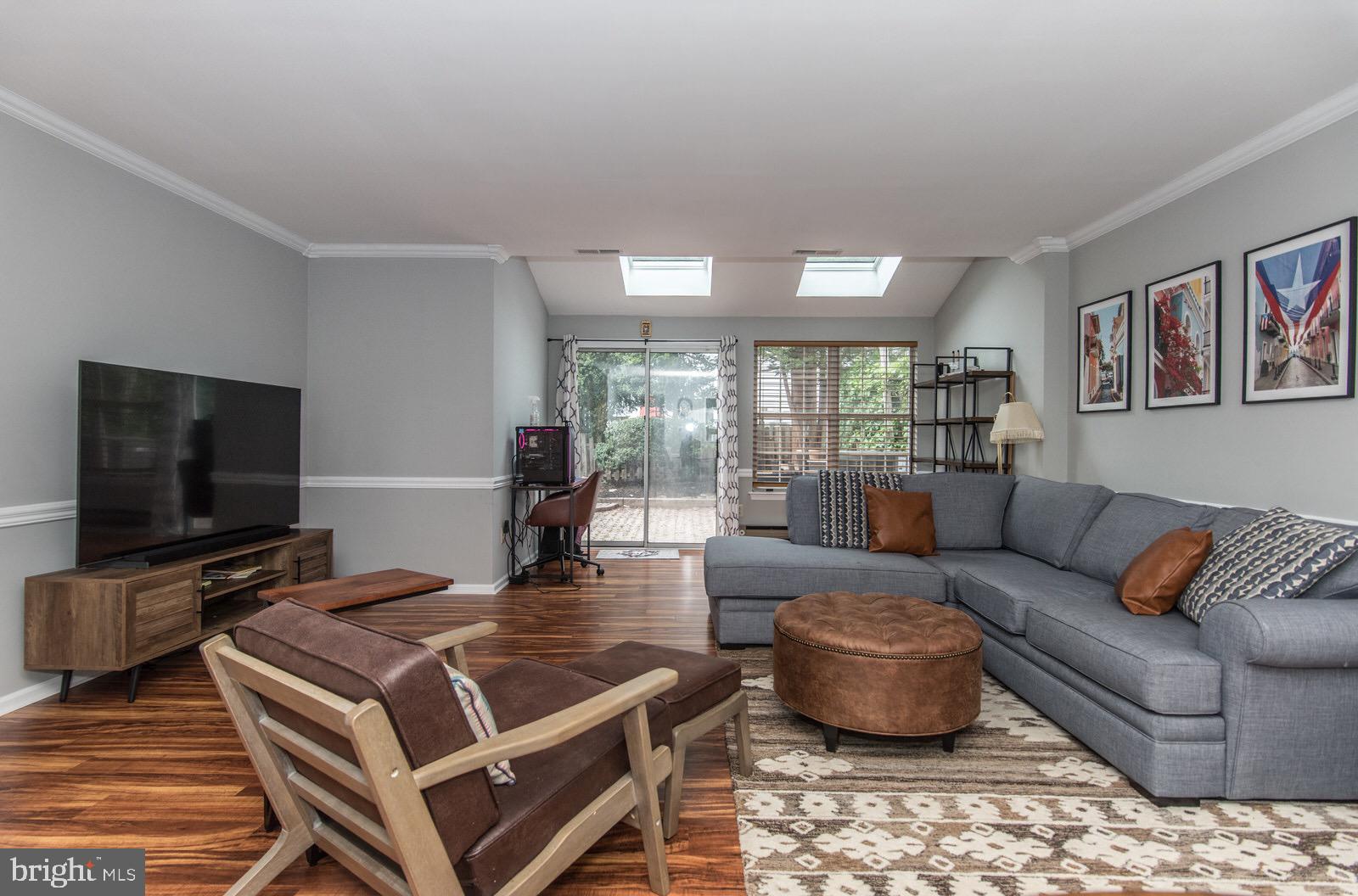 VILLAGE SHIRES - Residential