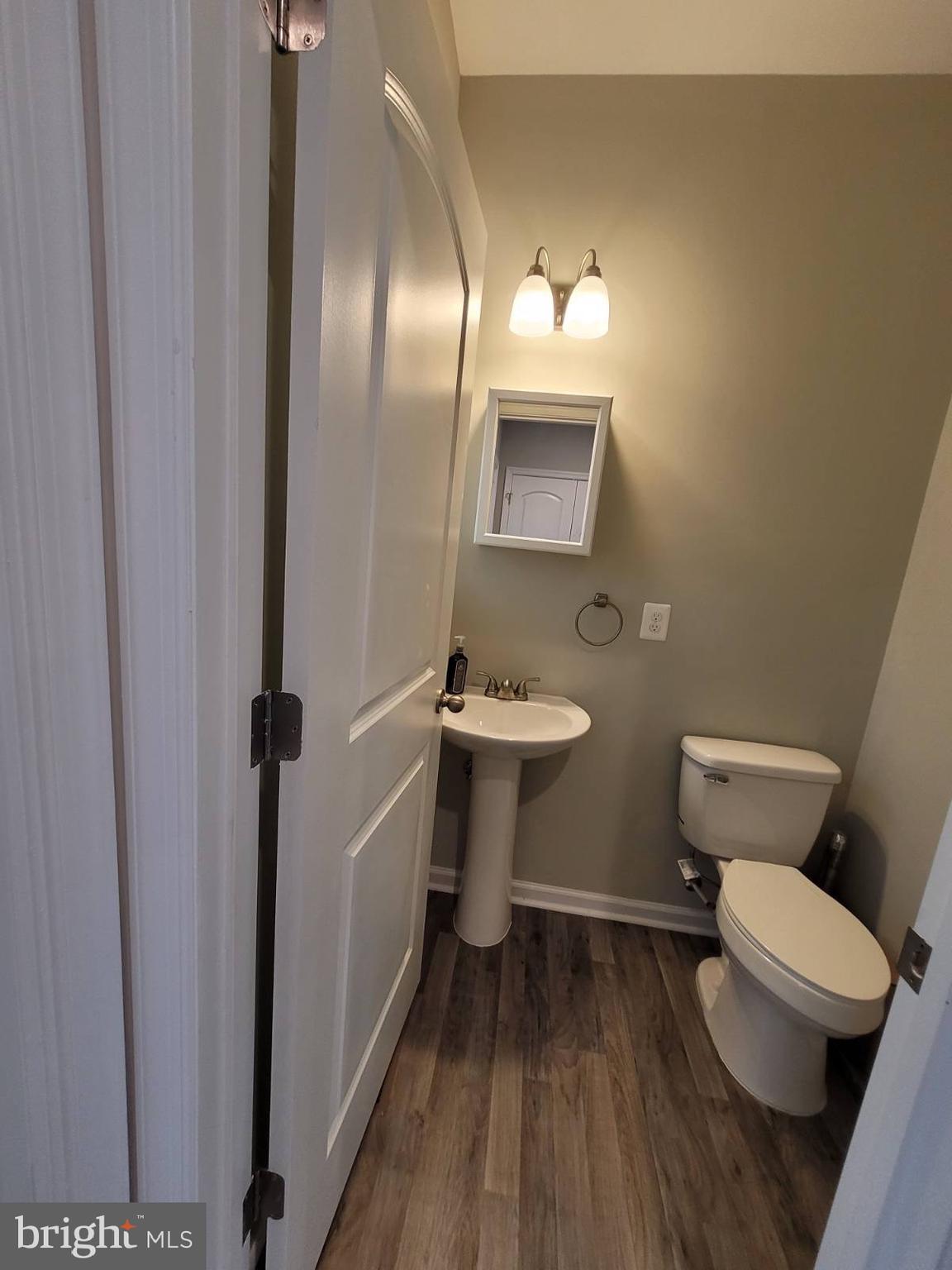 JUNEWOOD ESTATES - Residential Lease