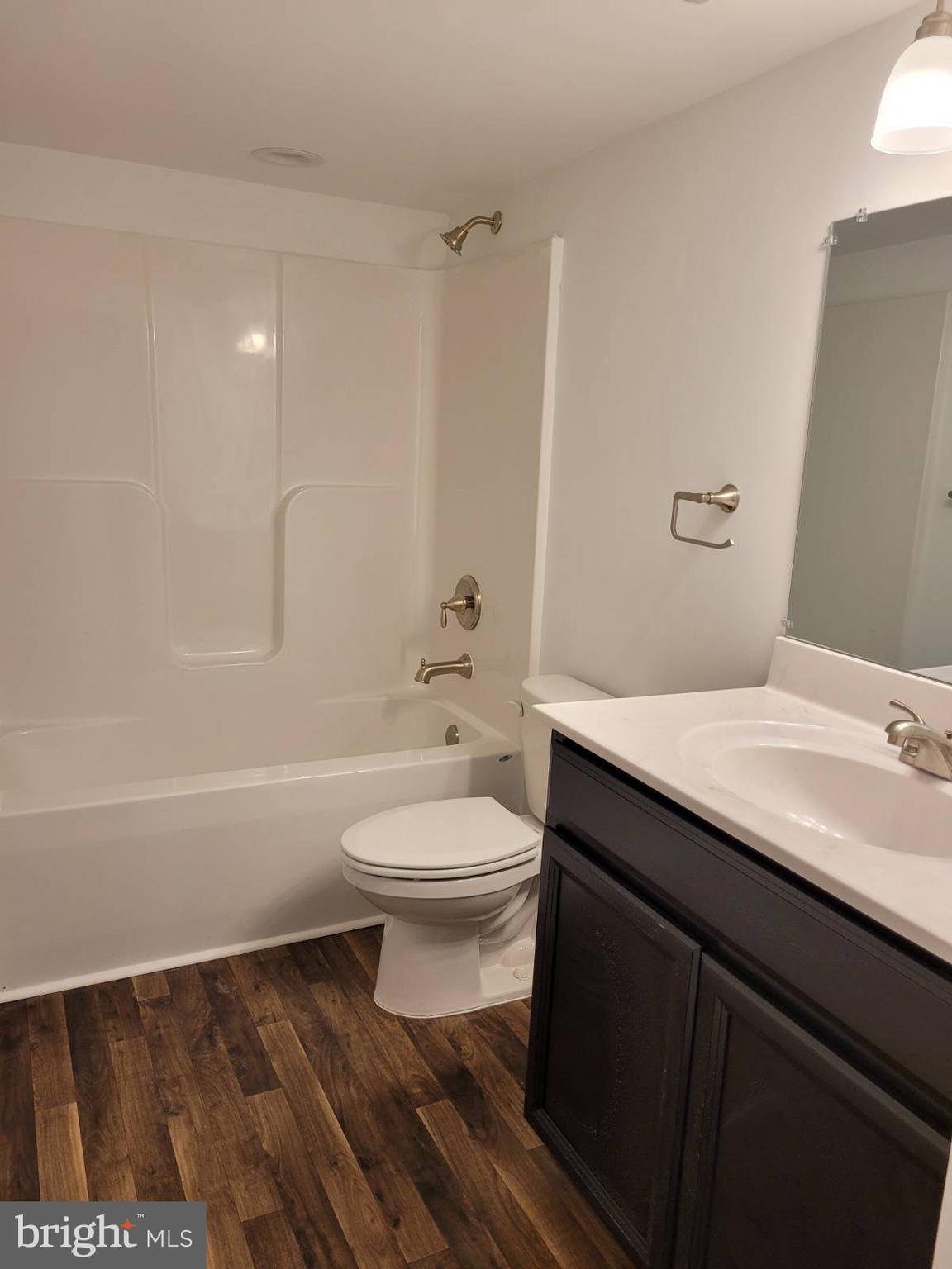 JUNEWOOD ESTATES - Residential Lease