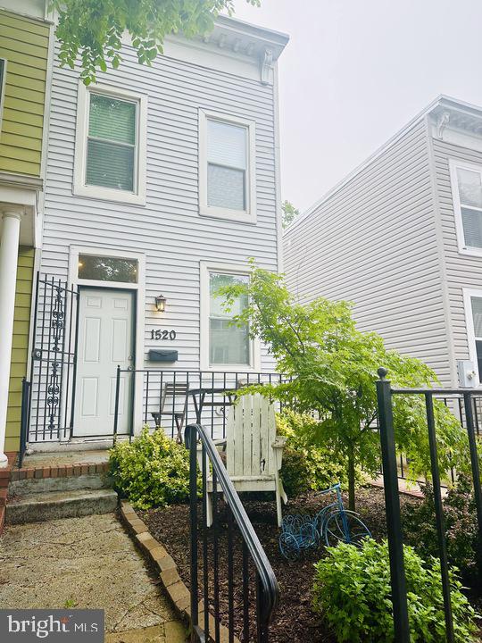 1520 CONSTITUTION AVENUE NE