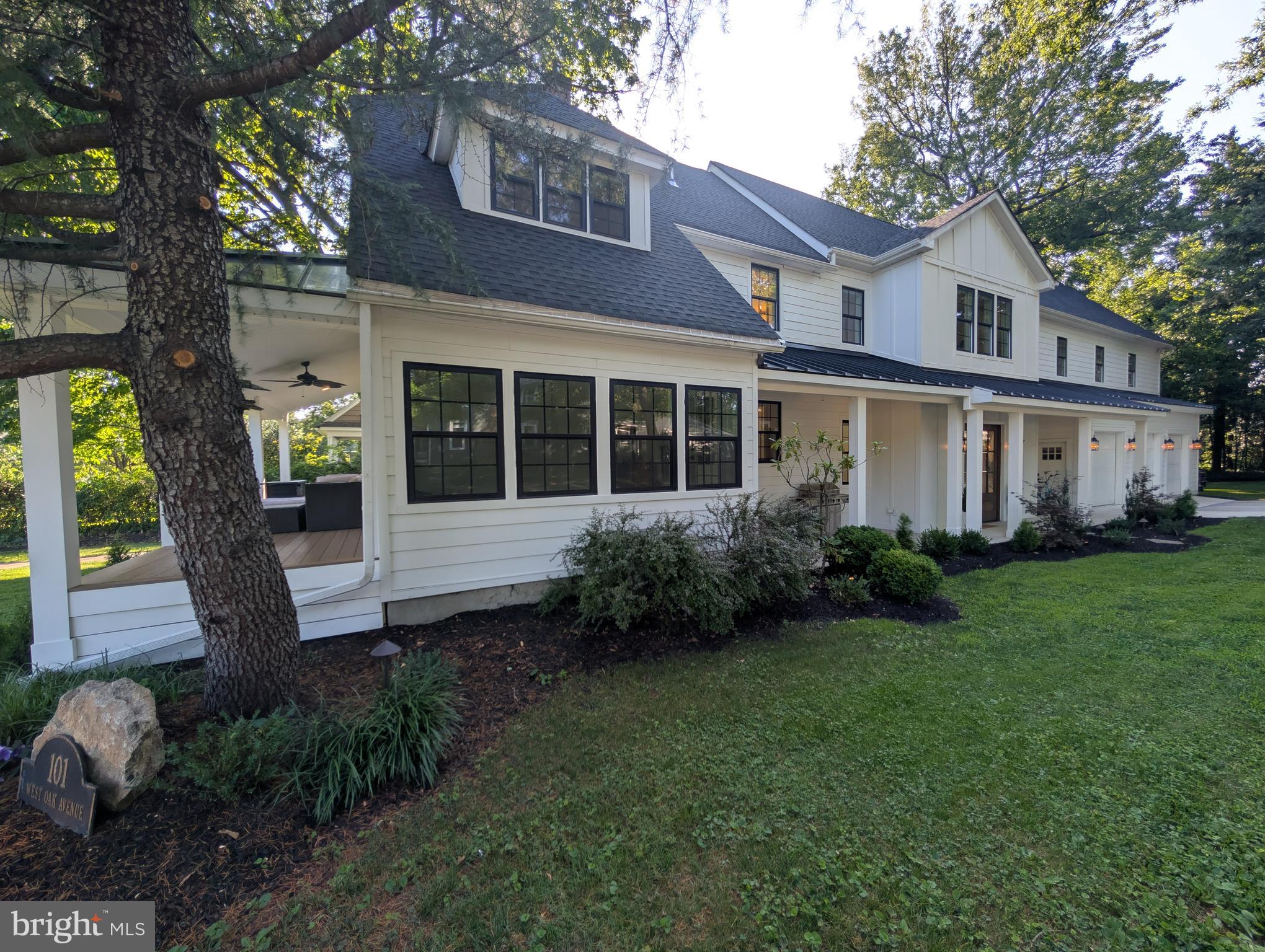 101 W OAK AVENUE