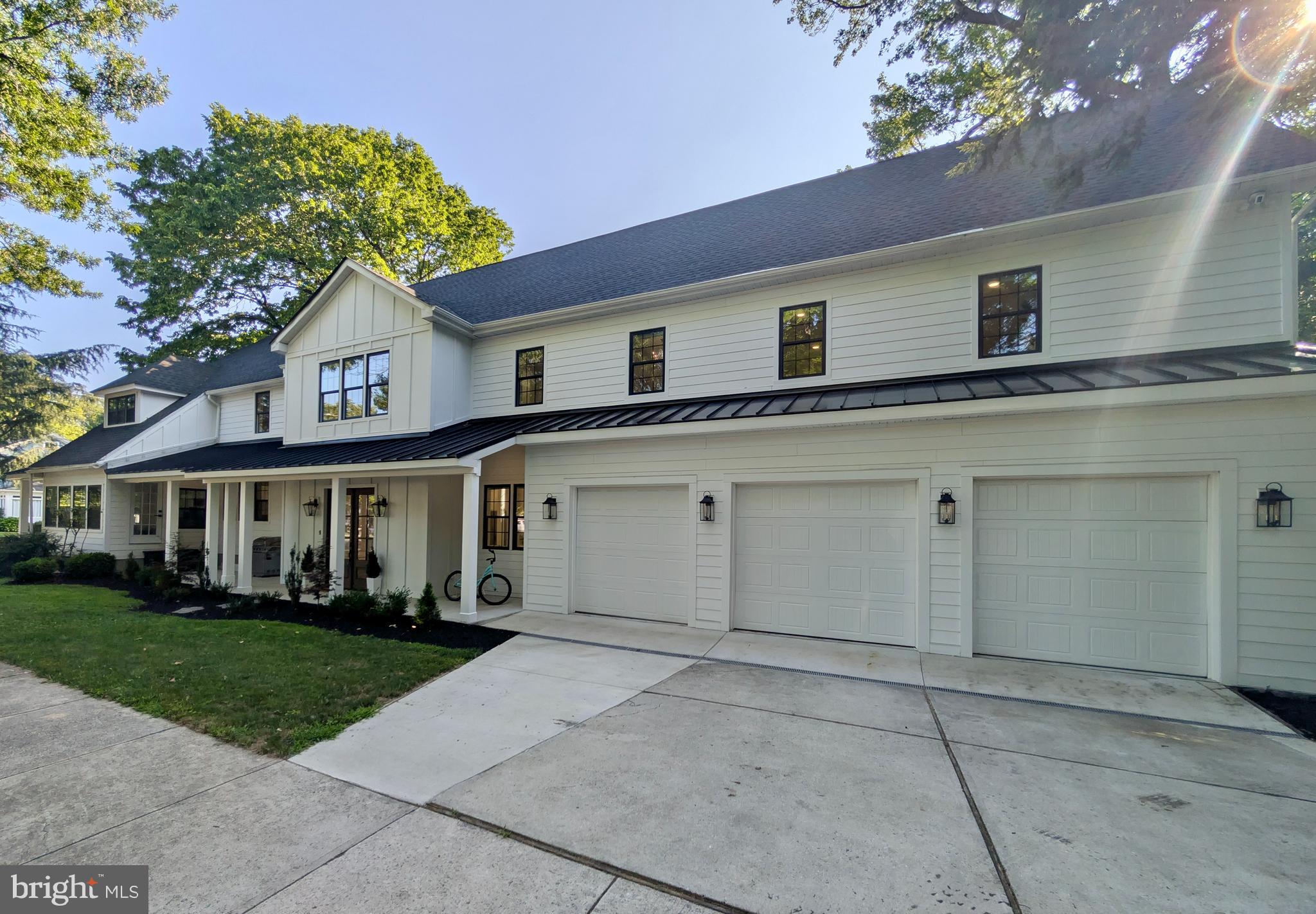 101 W OAK AVENUE