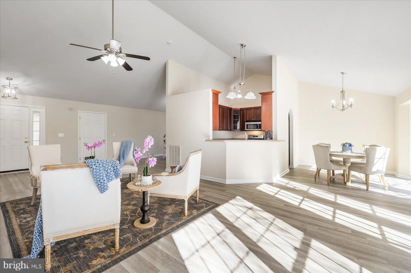 LAKE LAND OR - Residential