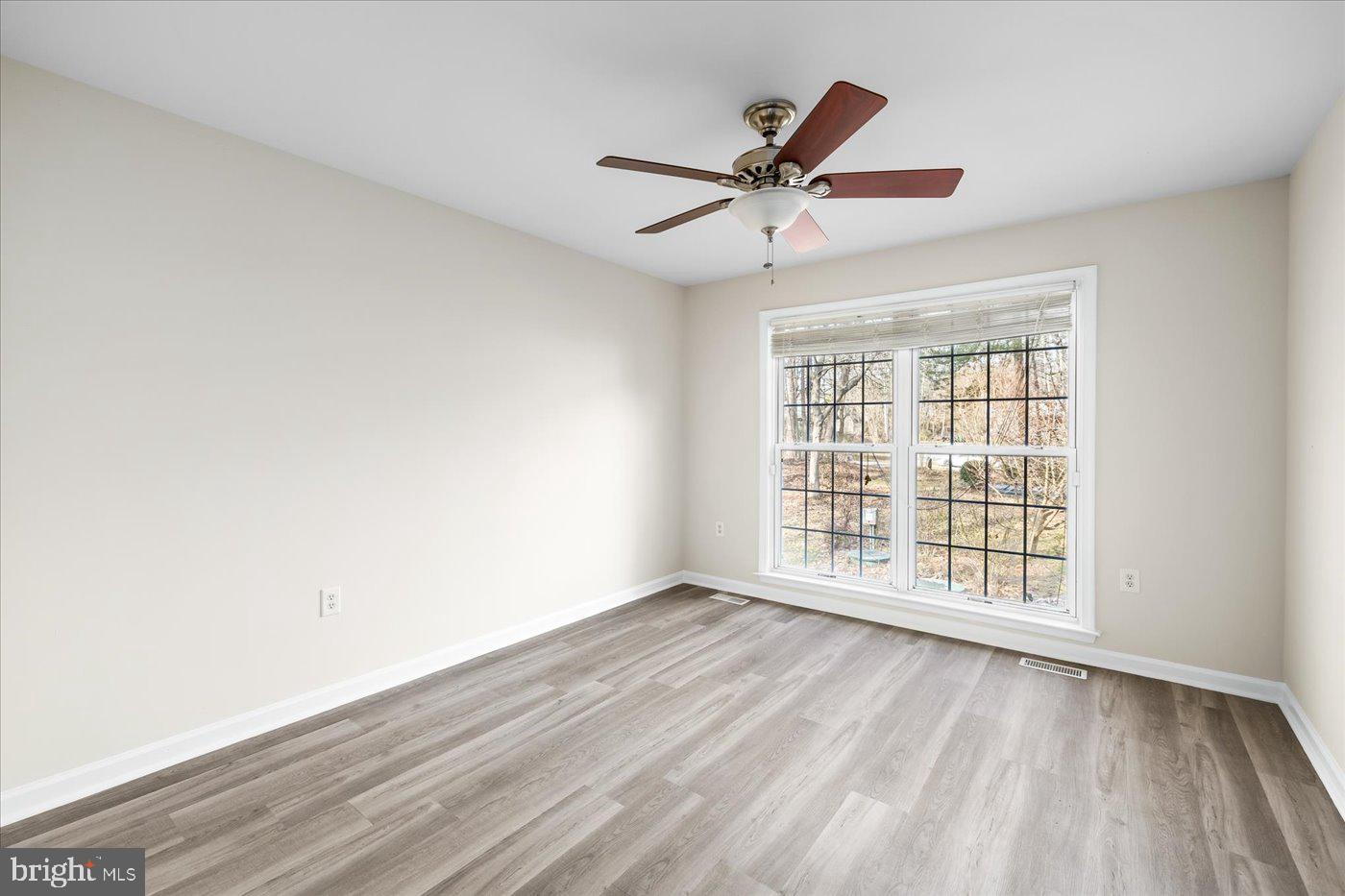 LAKE LAND OR - Residential