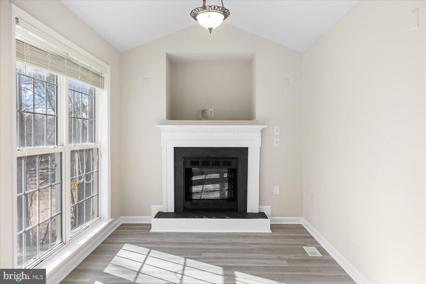 LAKE LAND OR - Residential