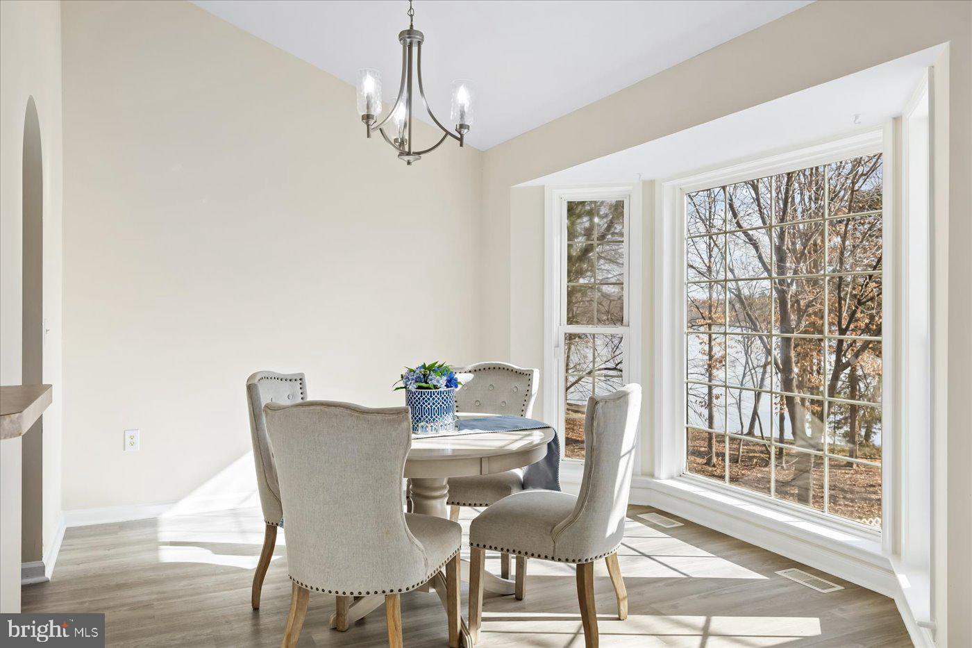 LAKE LAND OR - Residential