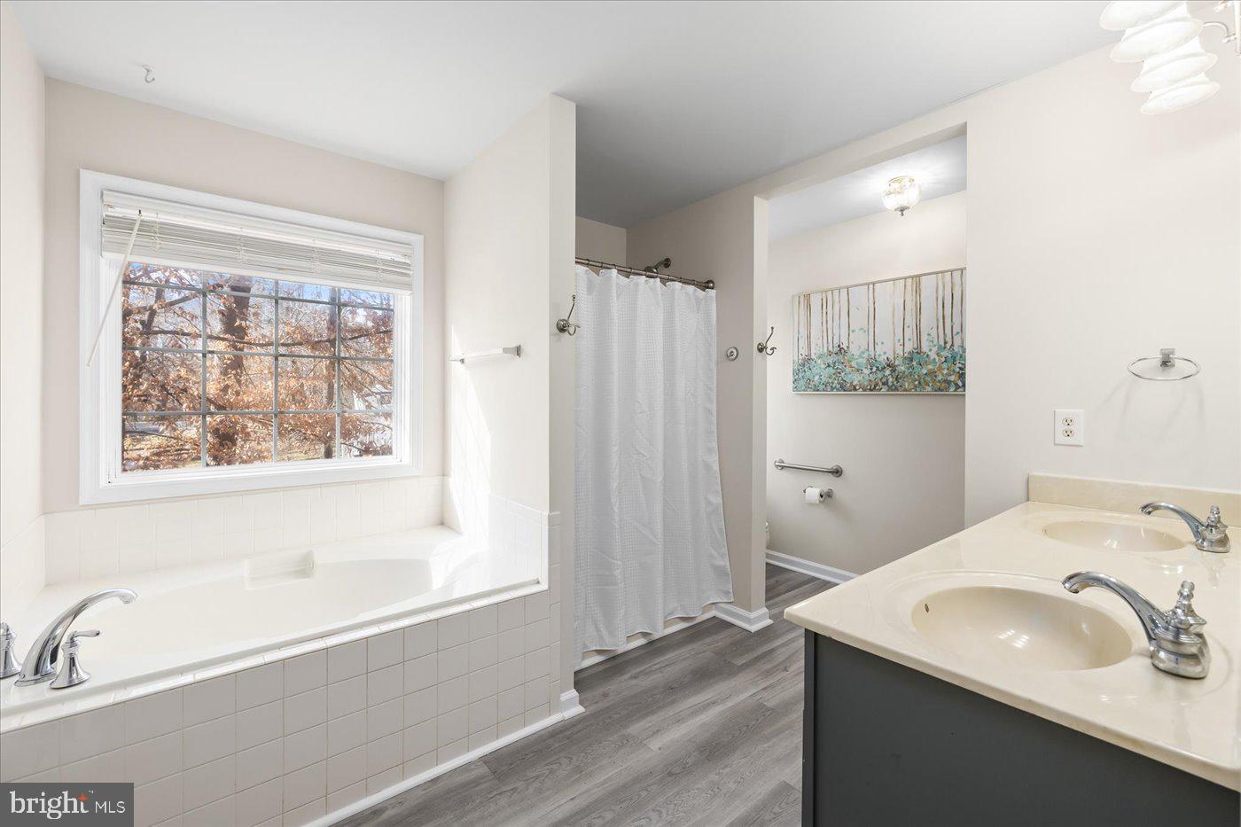 LAKE LAND OR - Residential