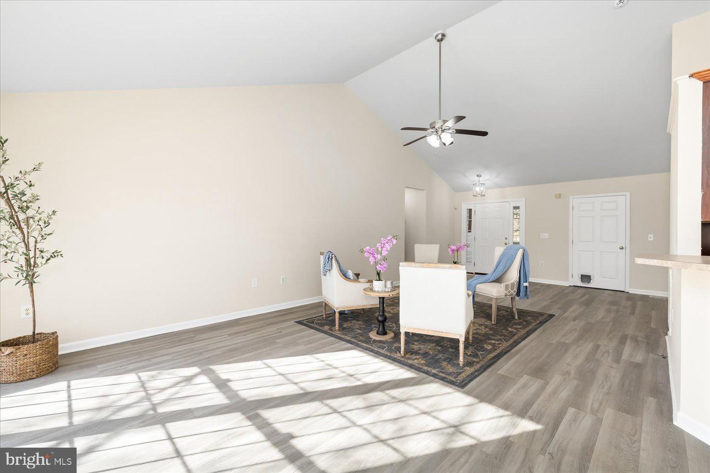 LAKE LAND OR - Residential