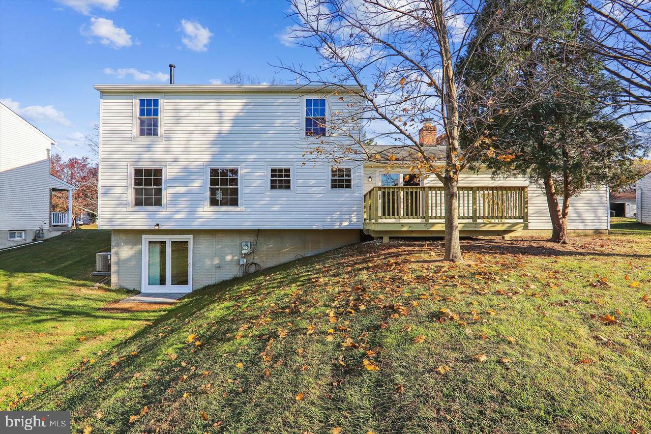 DERWOOD STATION - Residential Lease