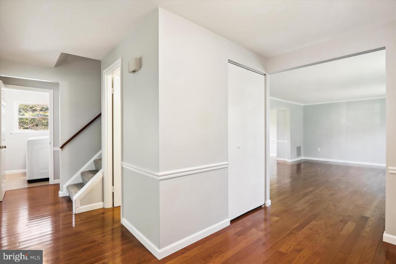 DERWOOD STATION - Residential Lease