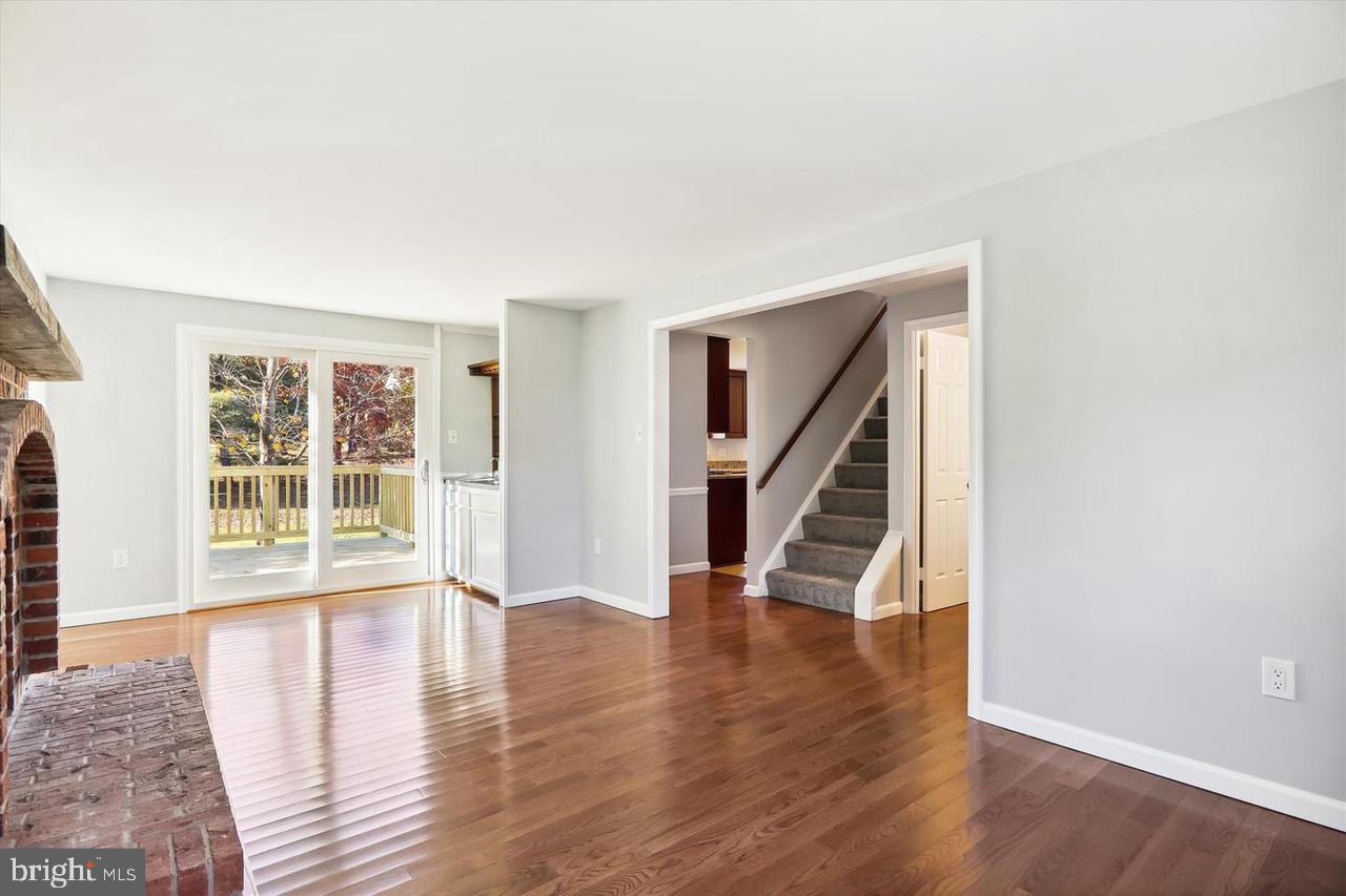 DERWOOD STATION - Residential Lease