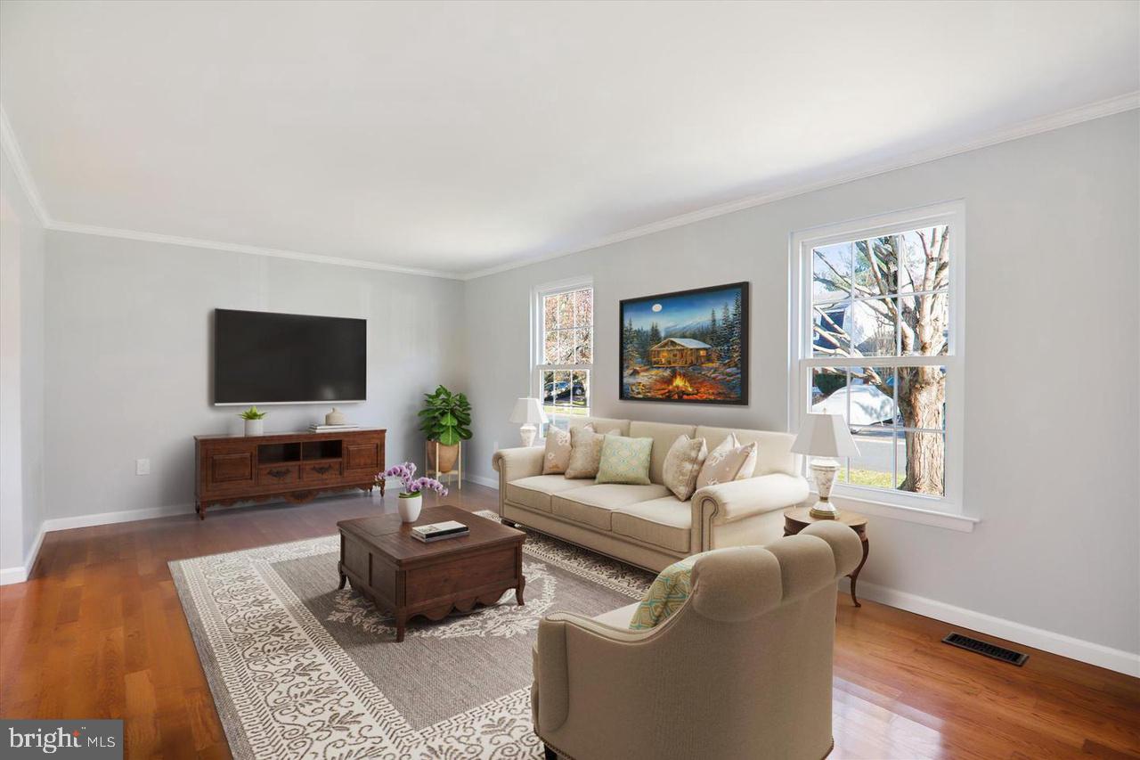 DERWOOD STATION - Residential Lease