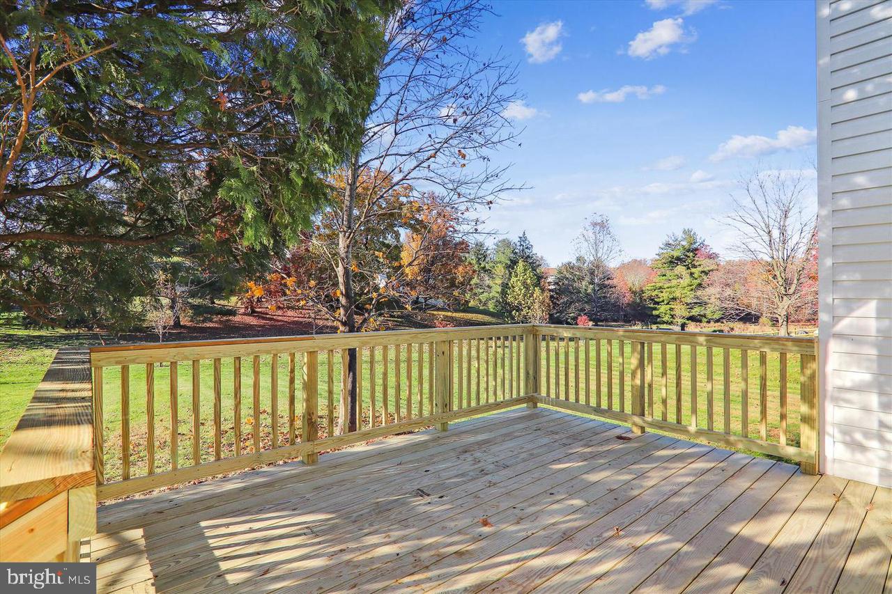 DERWOOD STATION - Residential Lease