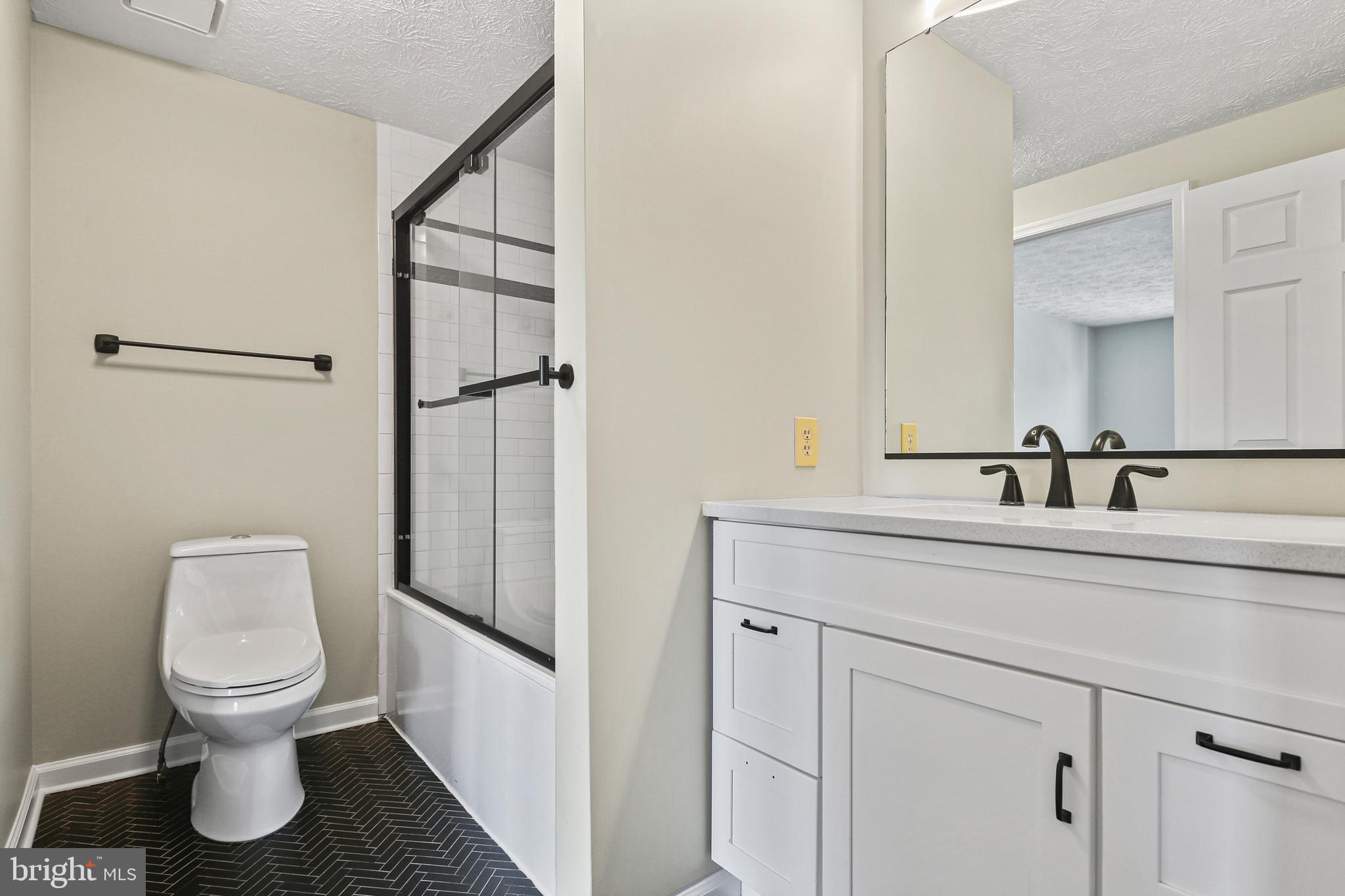 SADDLE CREEK - Residential