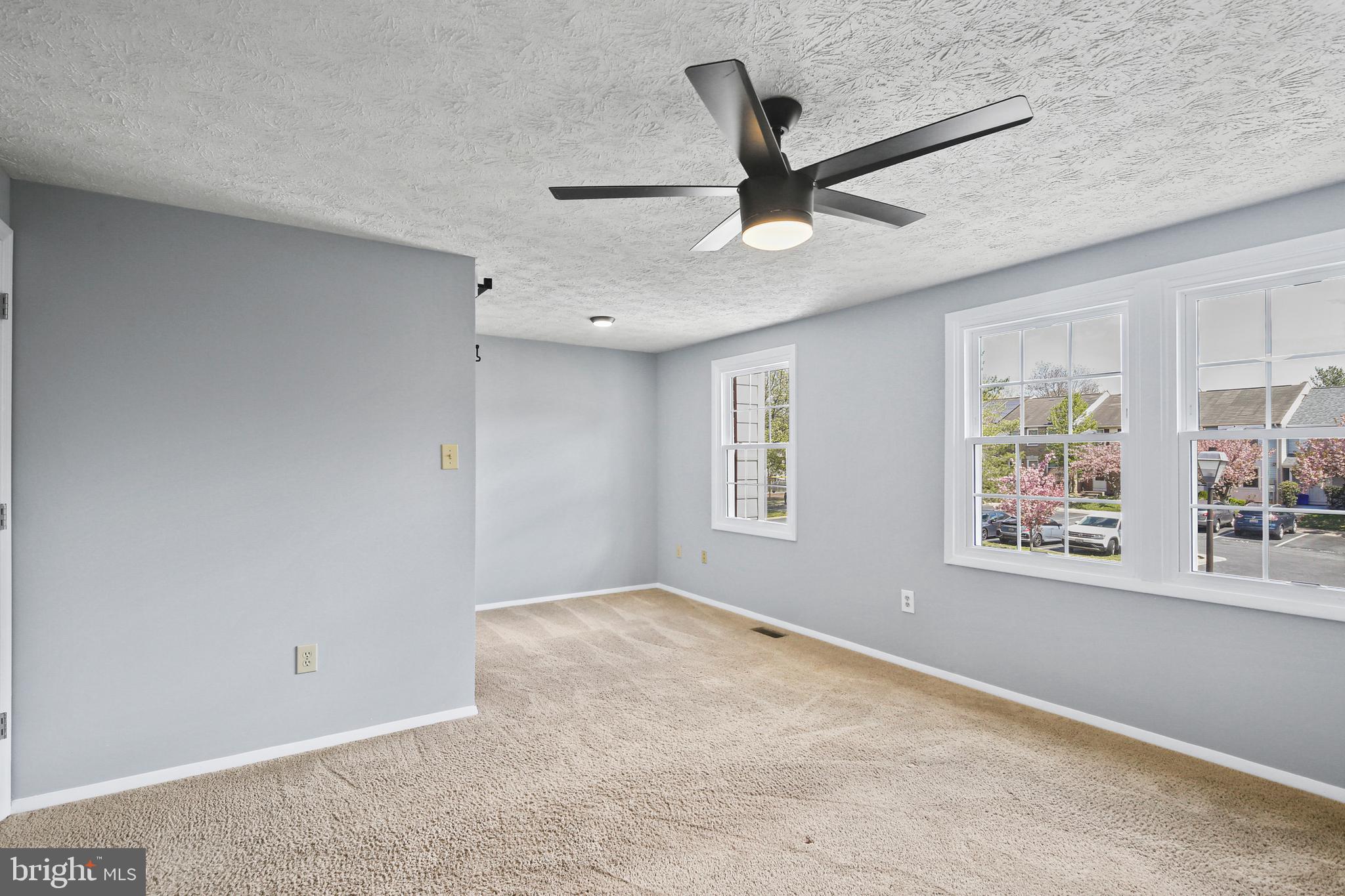 SADDLE CREEK - Residential