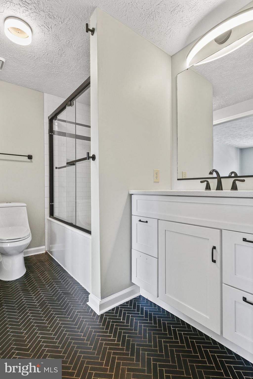 SADDLE CREEK - Residential