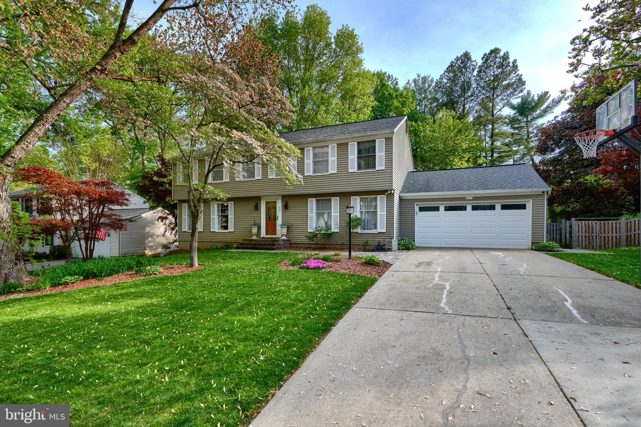 407 GOLF COURSE DRIVE
