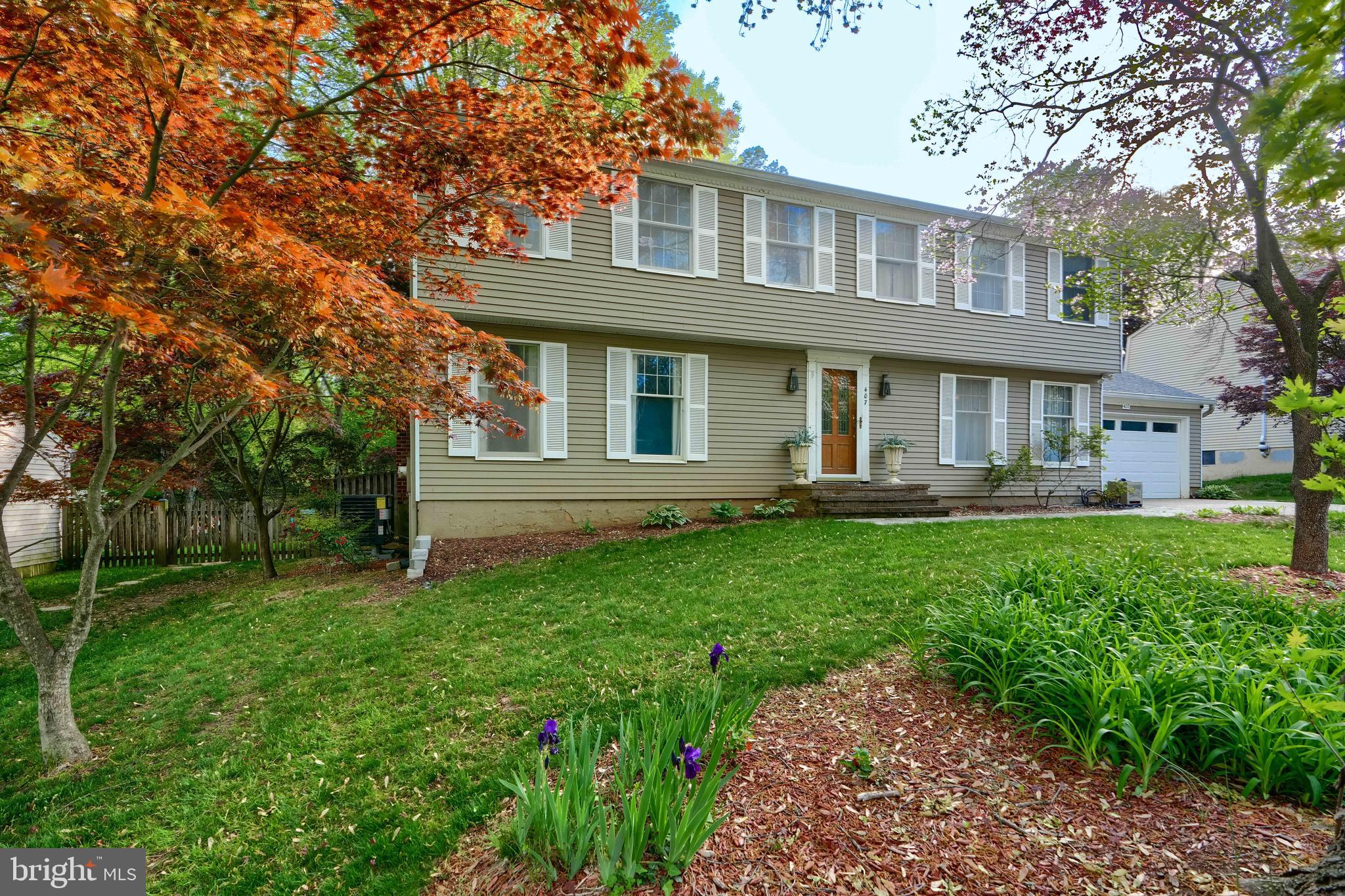 407 GOLF COURSE DRIVE