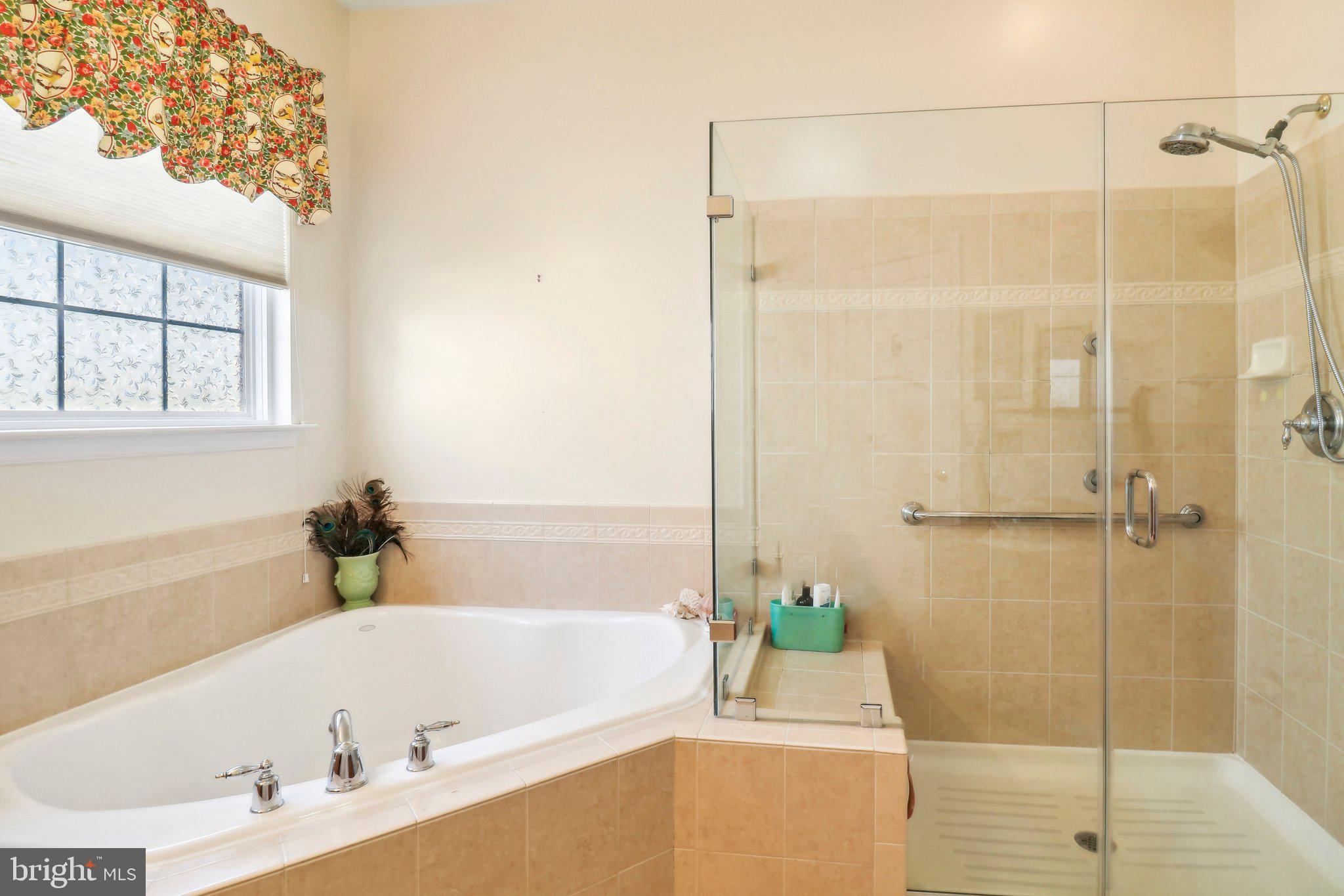 FOUR SEASONS IN HISTORIC VIRGINIA - Residential