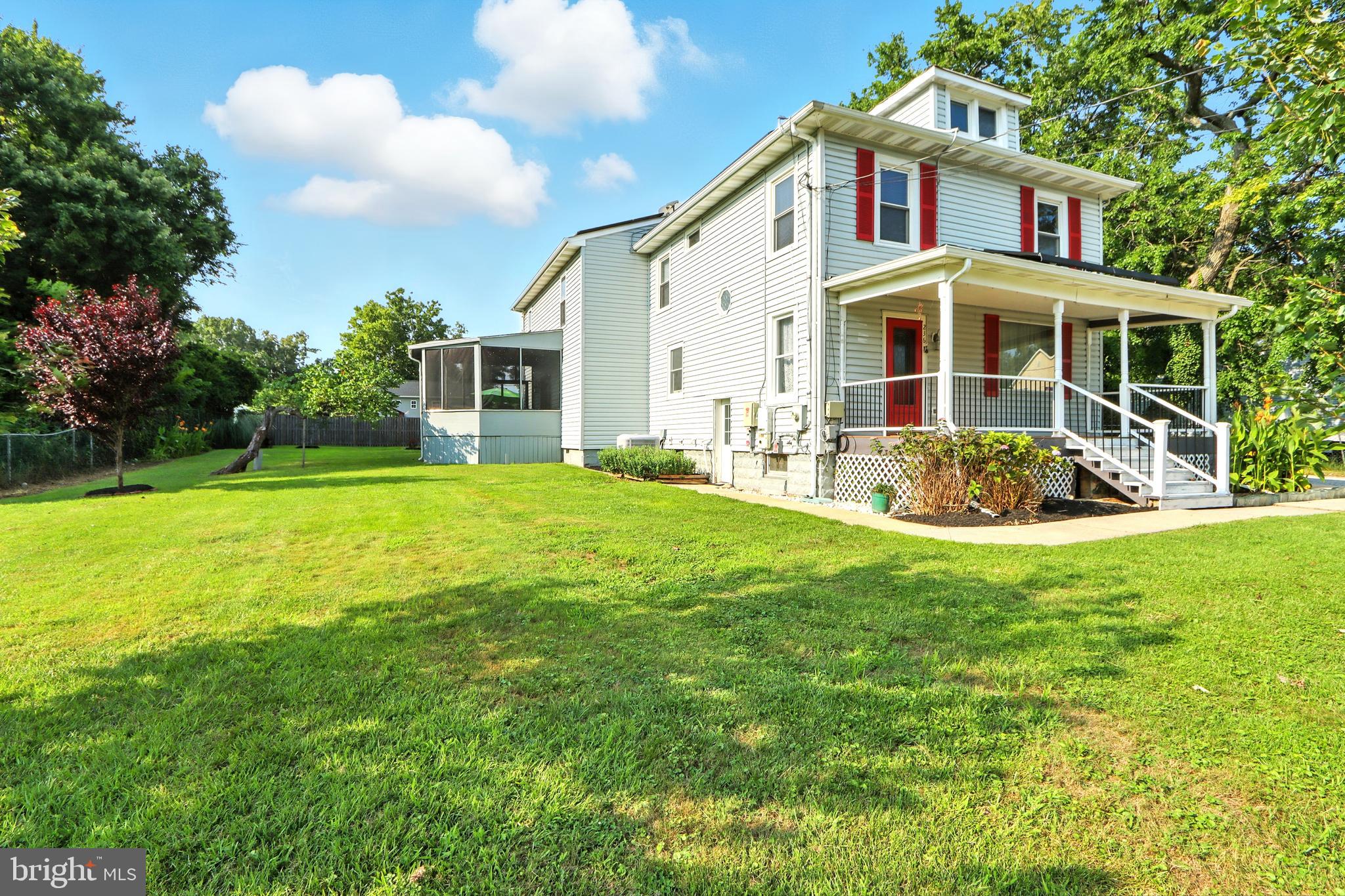 236 POPLAR AVENUE