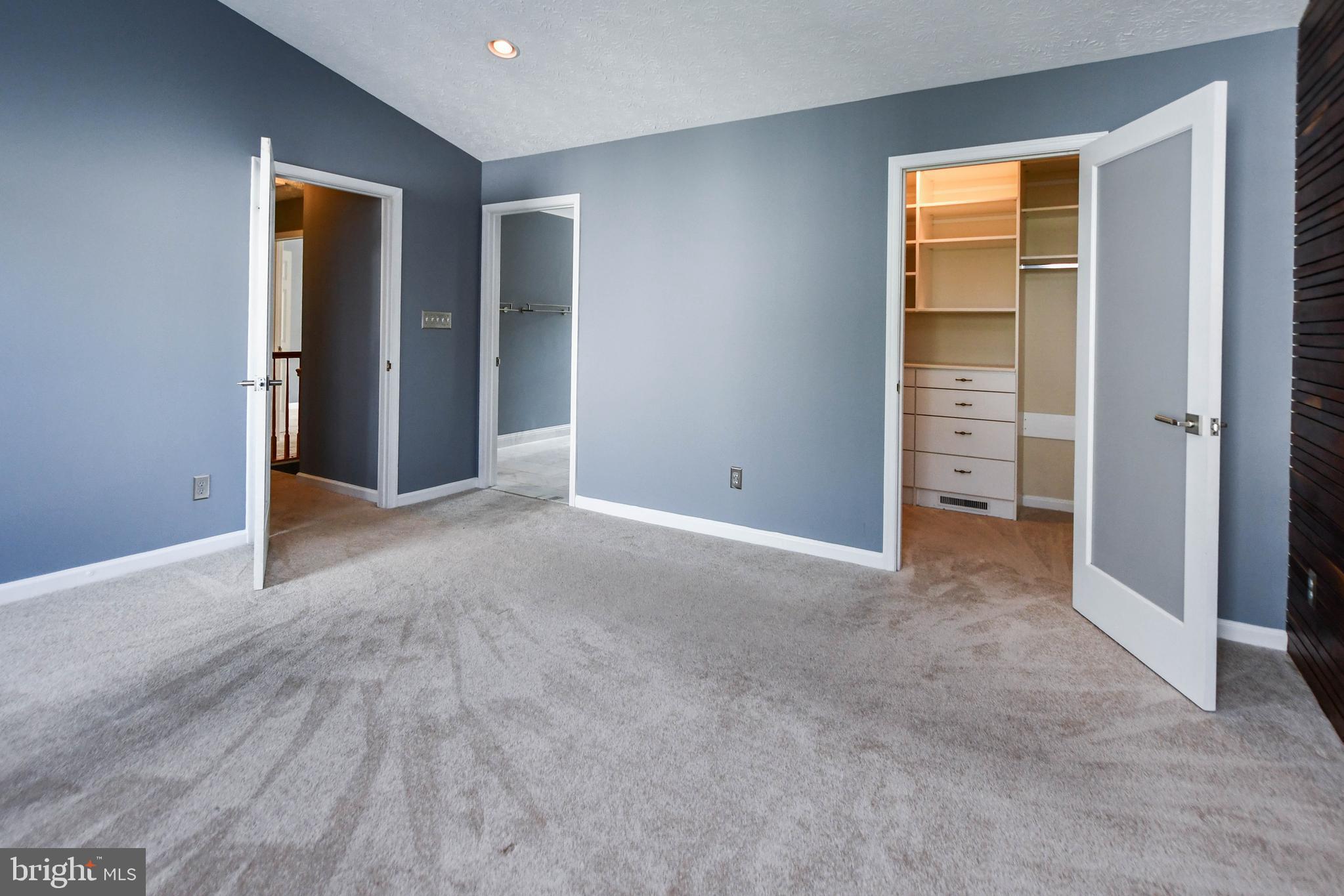 FOX CHASE - Residential