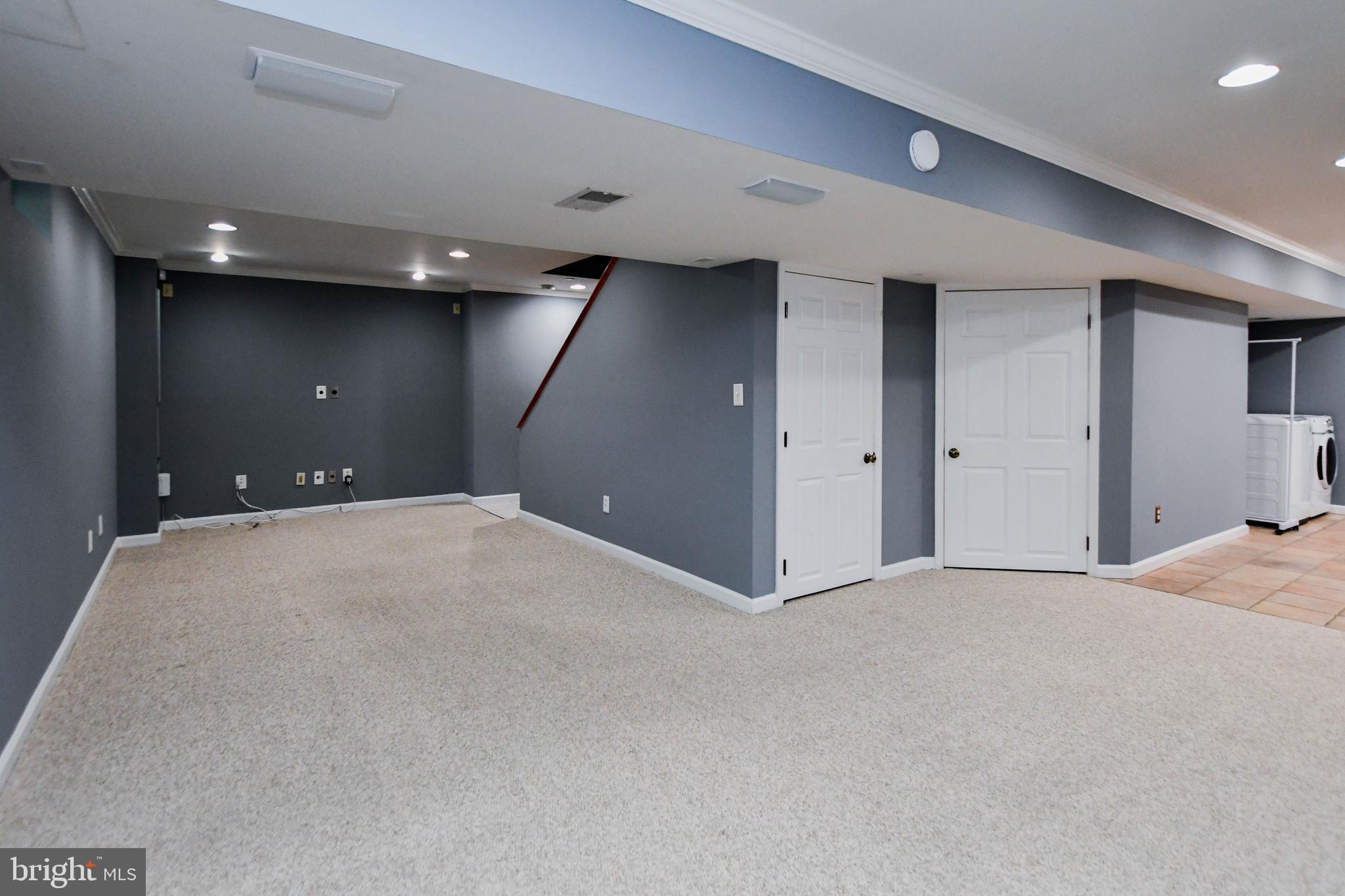 FOX CHASE - Residential