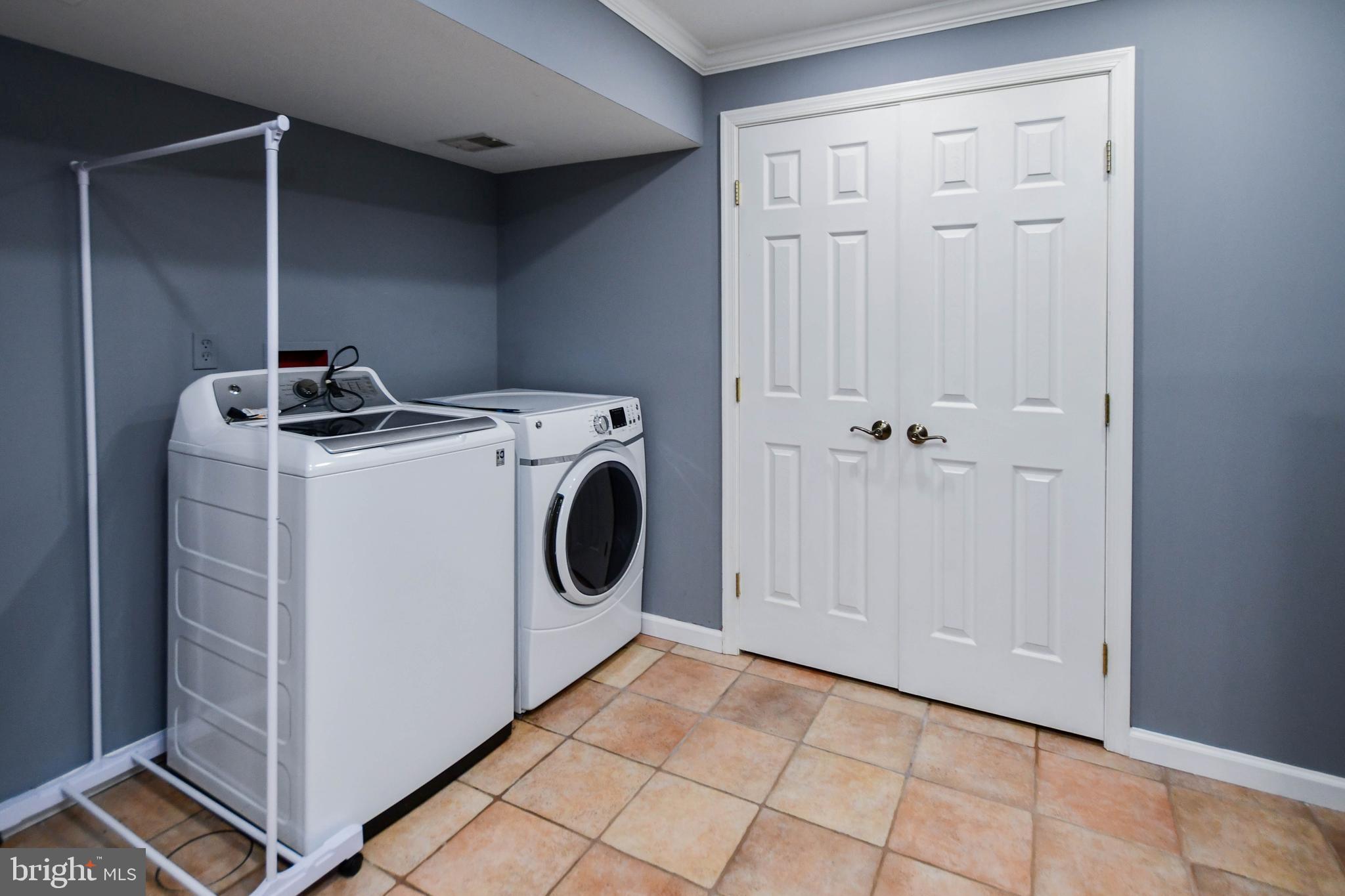 FOX CHASE - Residential